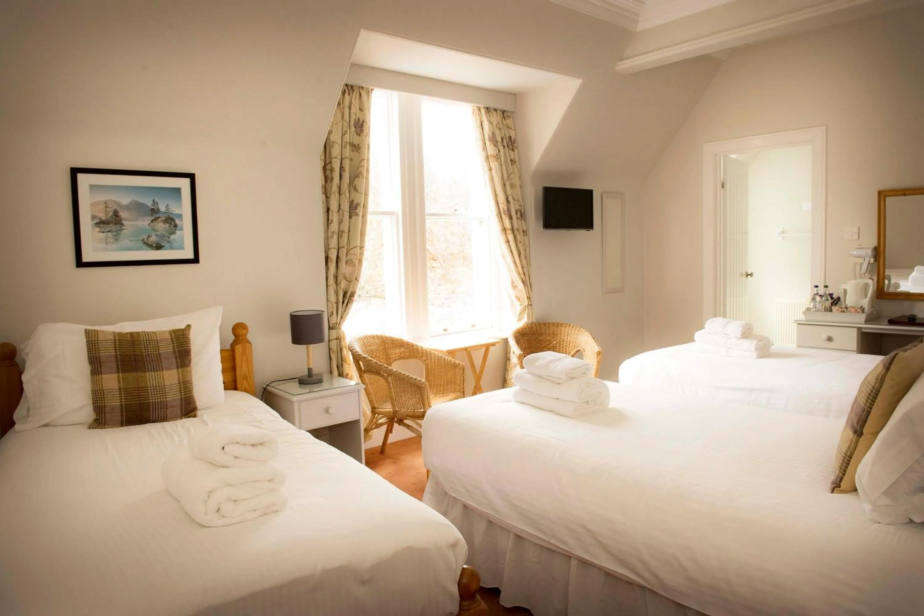 Bedroom, Bed in The Royal Oak Hotel