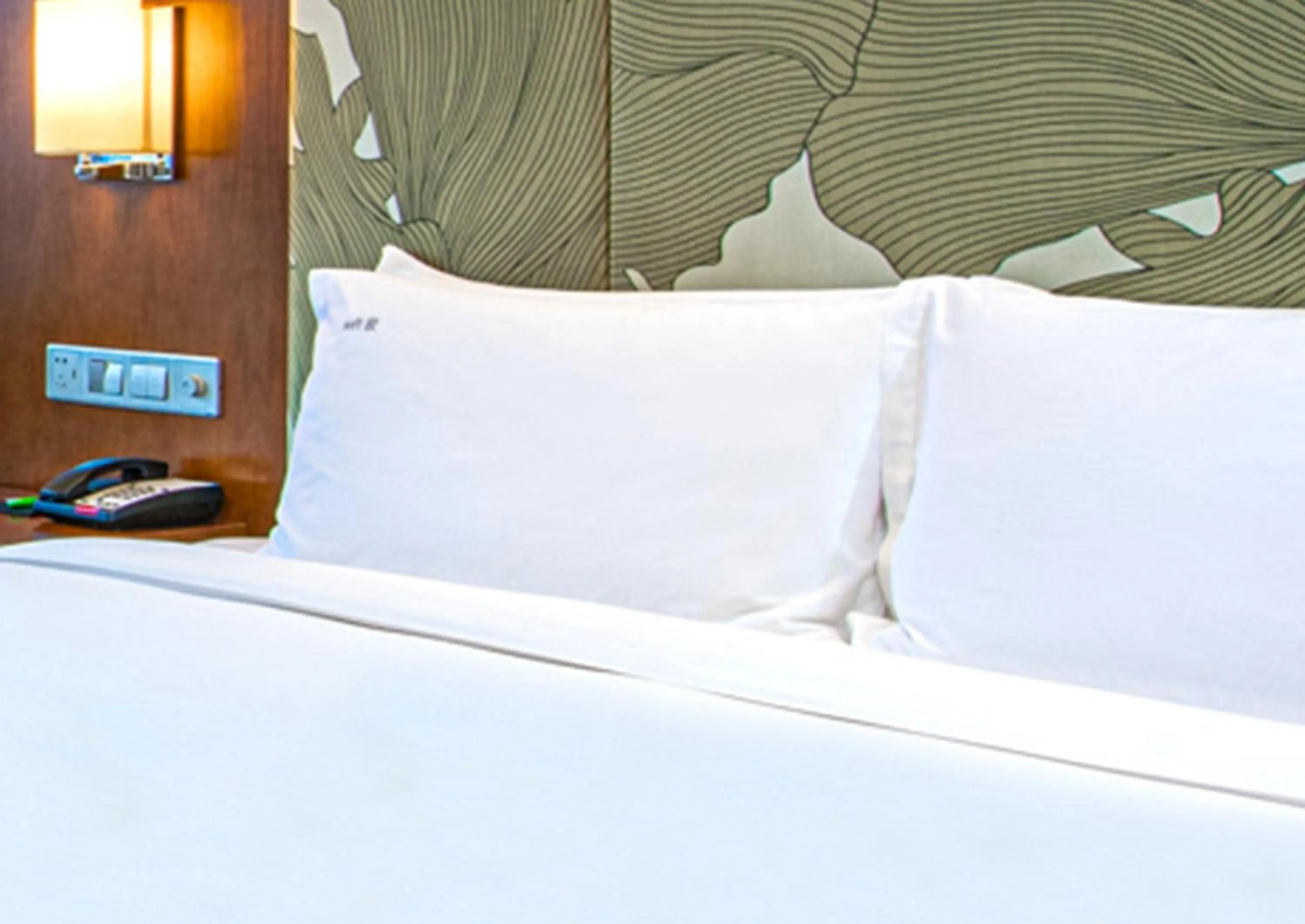 Photo of the whole room, Bed in Holiday Inn Qingdao City Center by IHG - May 4th Square
