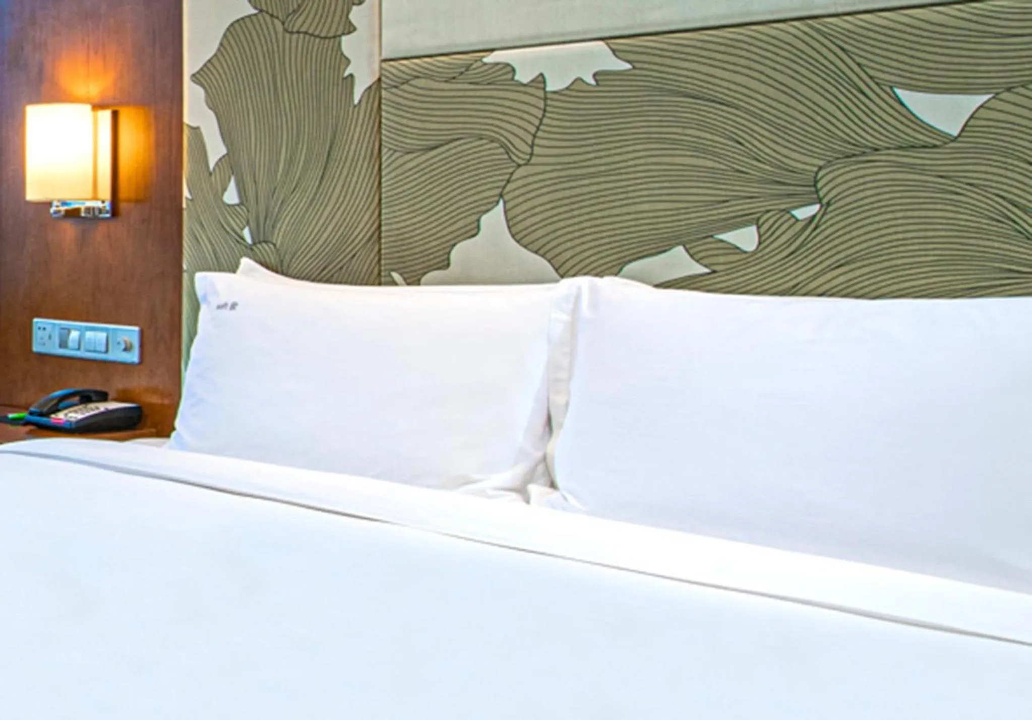 Photo of the whole room, Bed in Holiday Inn Qingdao City Center by IHG - May 4th Square