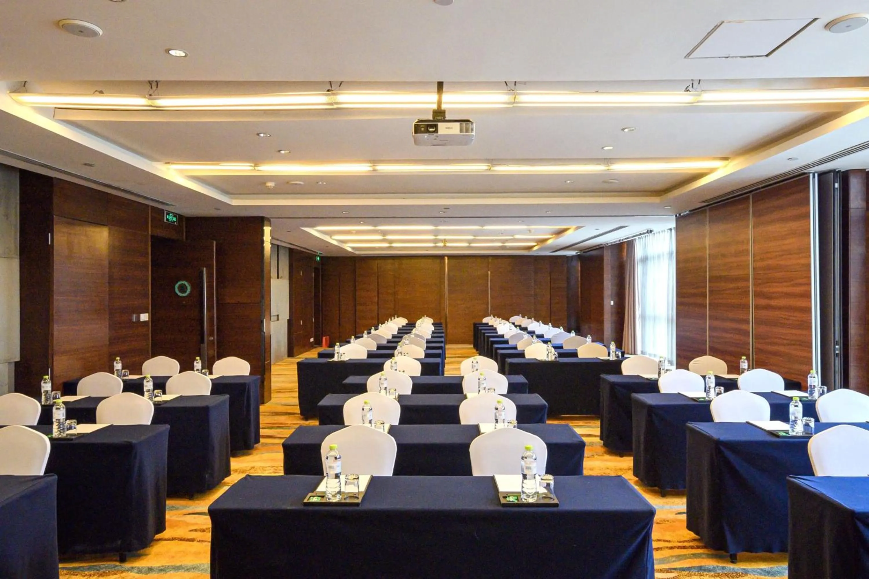 Meeting/conference room in Holiday Inn Qingdao City Center by IHG - May 4th Square