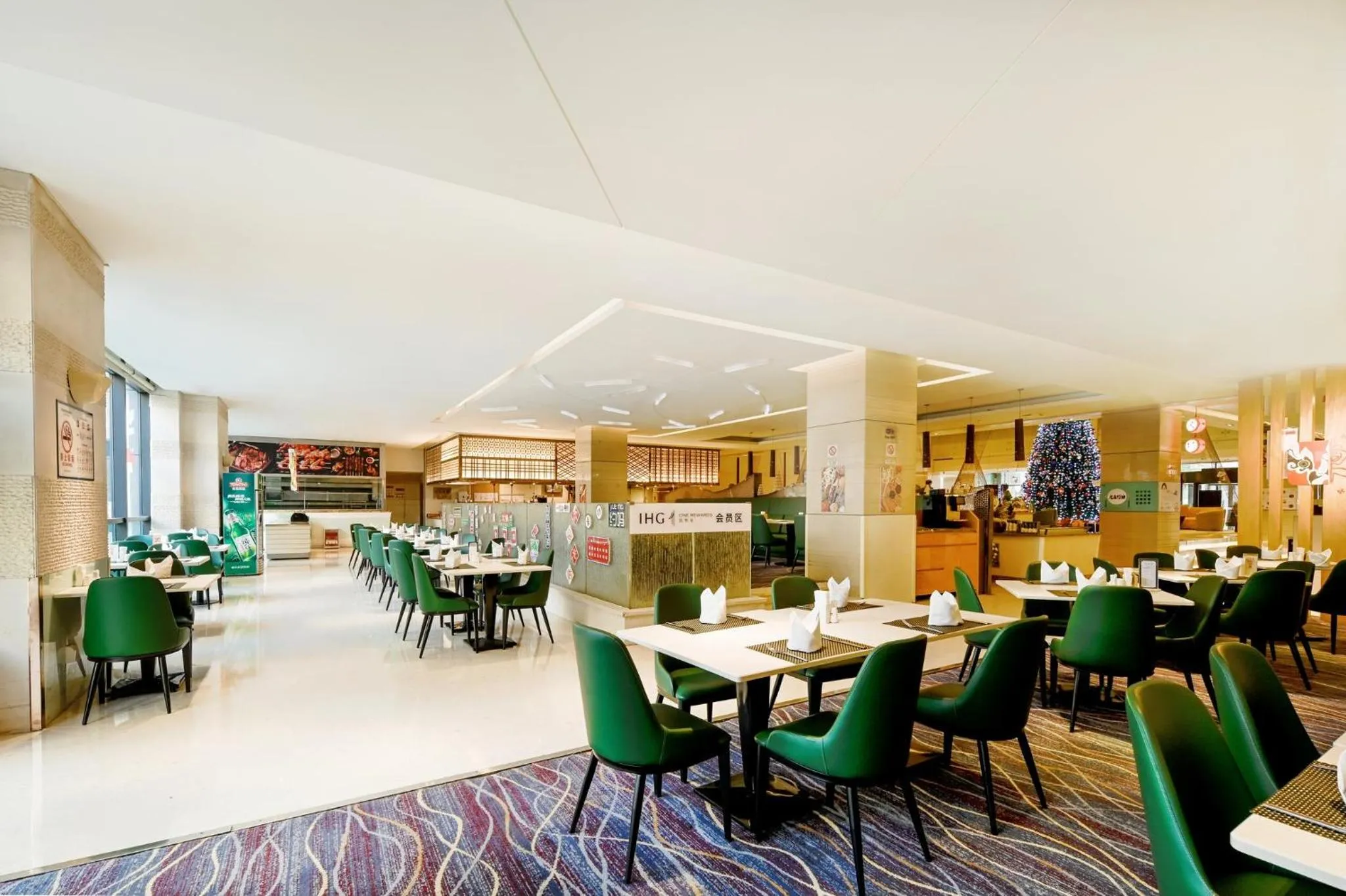 Restaurant/places to eat in Holiday Inn Qingdao City Center by IHG - May 4th Square