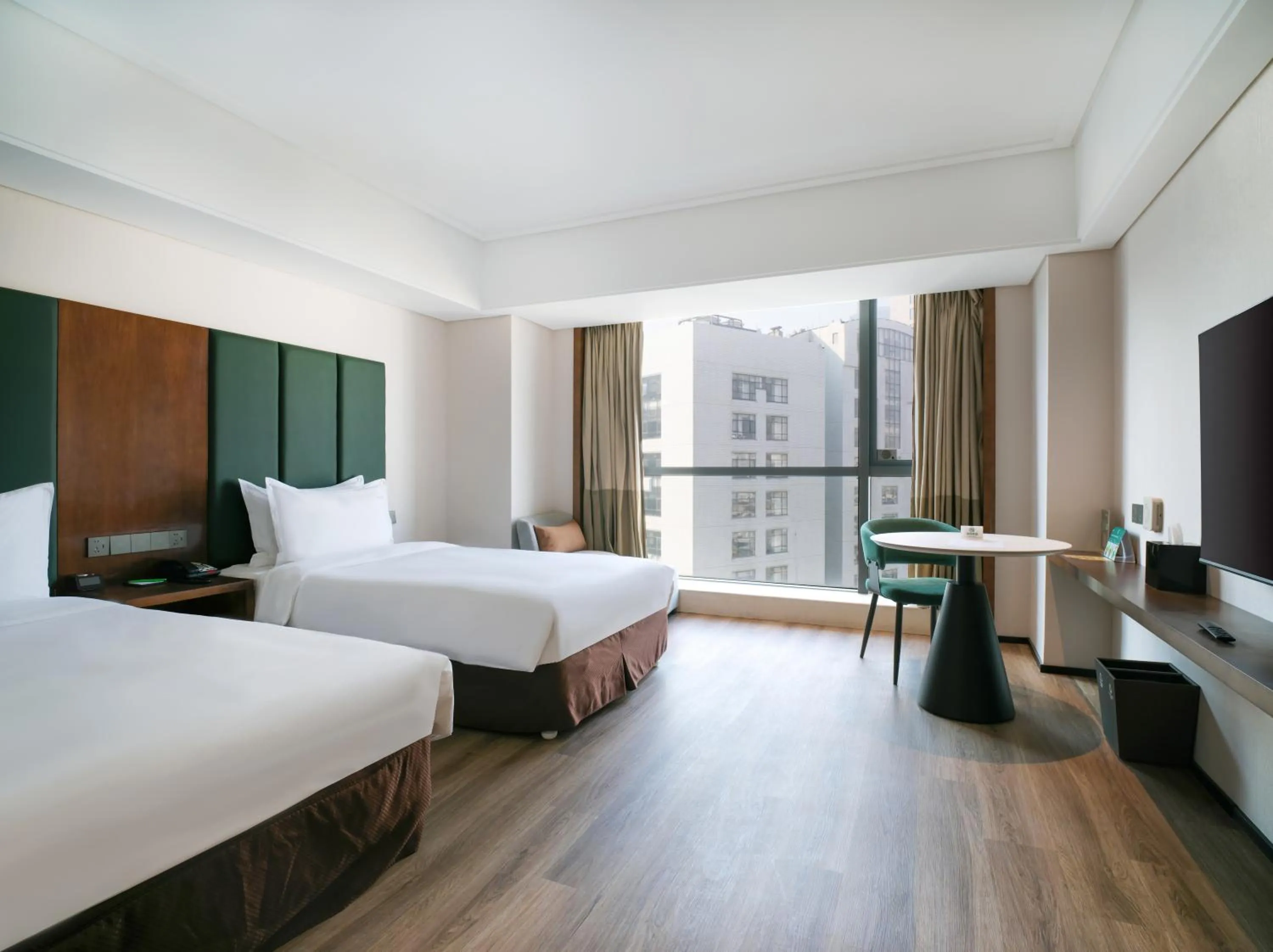 Bed in Holiday Inn Qingdao City Center by IHG - May 4th Square