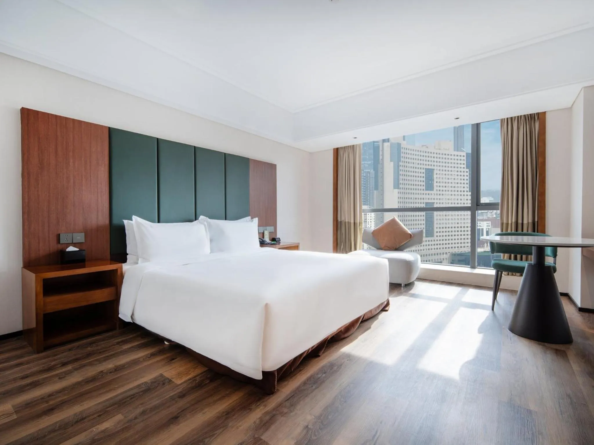 Photo of the whole room, Bed in Holiday Inn Qingdao City Center by IHG - May 4th Square