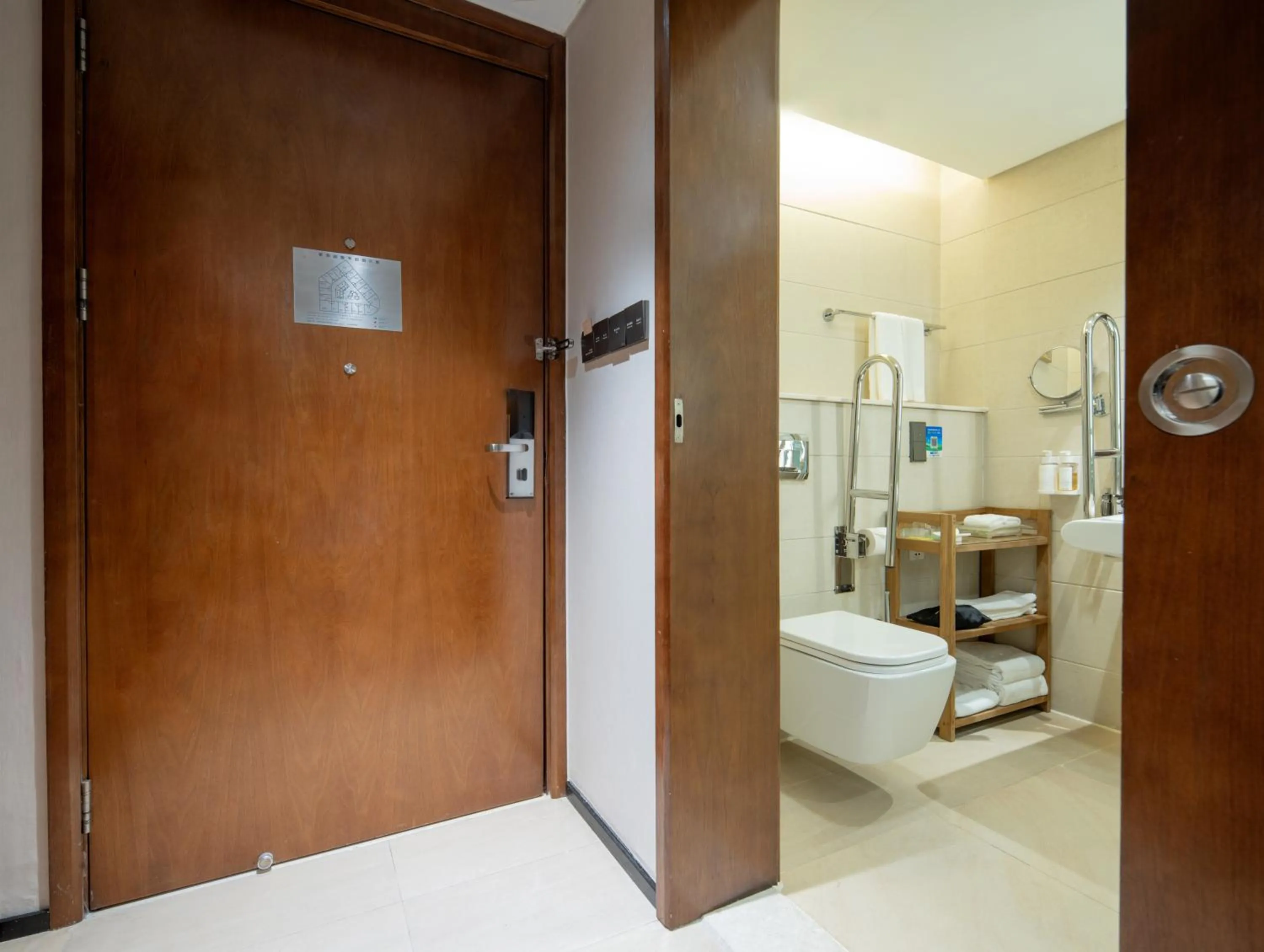 Holiday Inn Qingdao City Center by IHG - May 4th Square