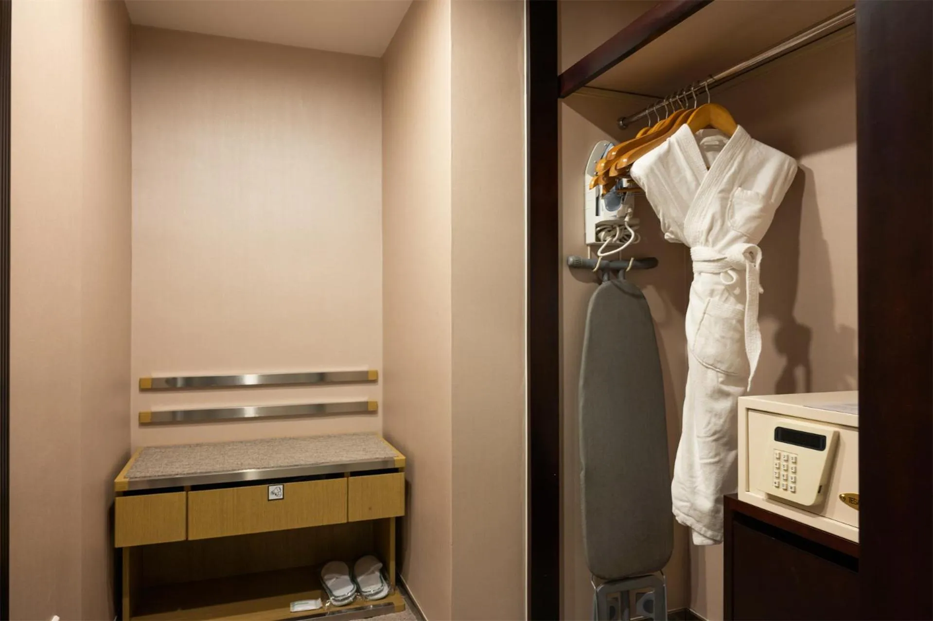 Holiday Inn Wuhan Riverside by IHG