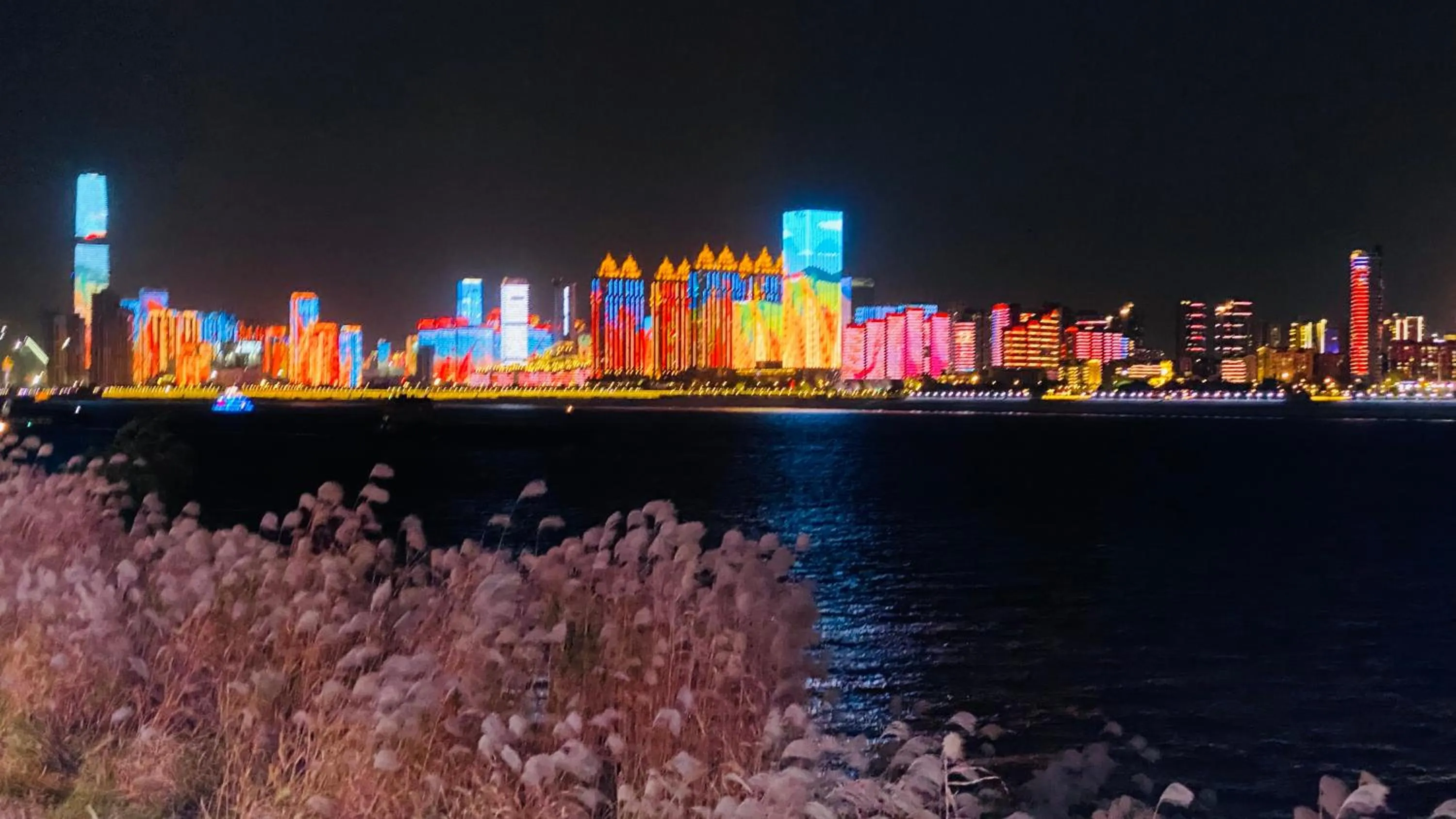 Night in Holiday Inn Wuhan Riverside by IHG