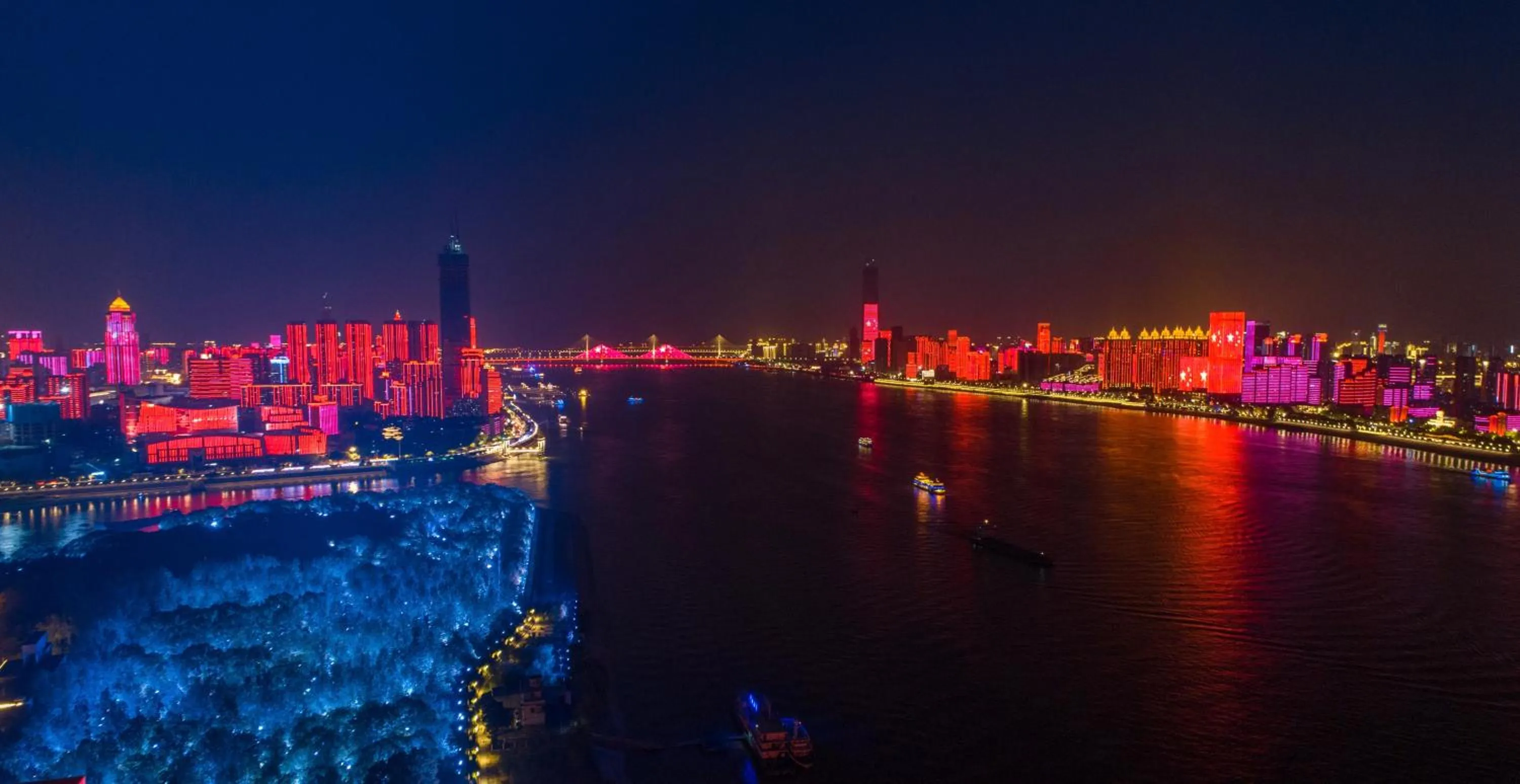Night in Holiday Inn Wuhan Riverside by IHG