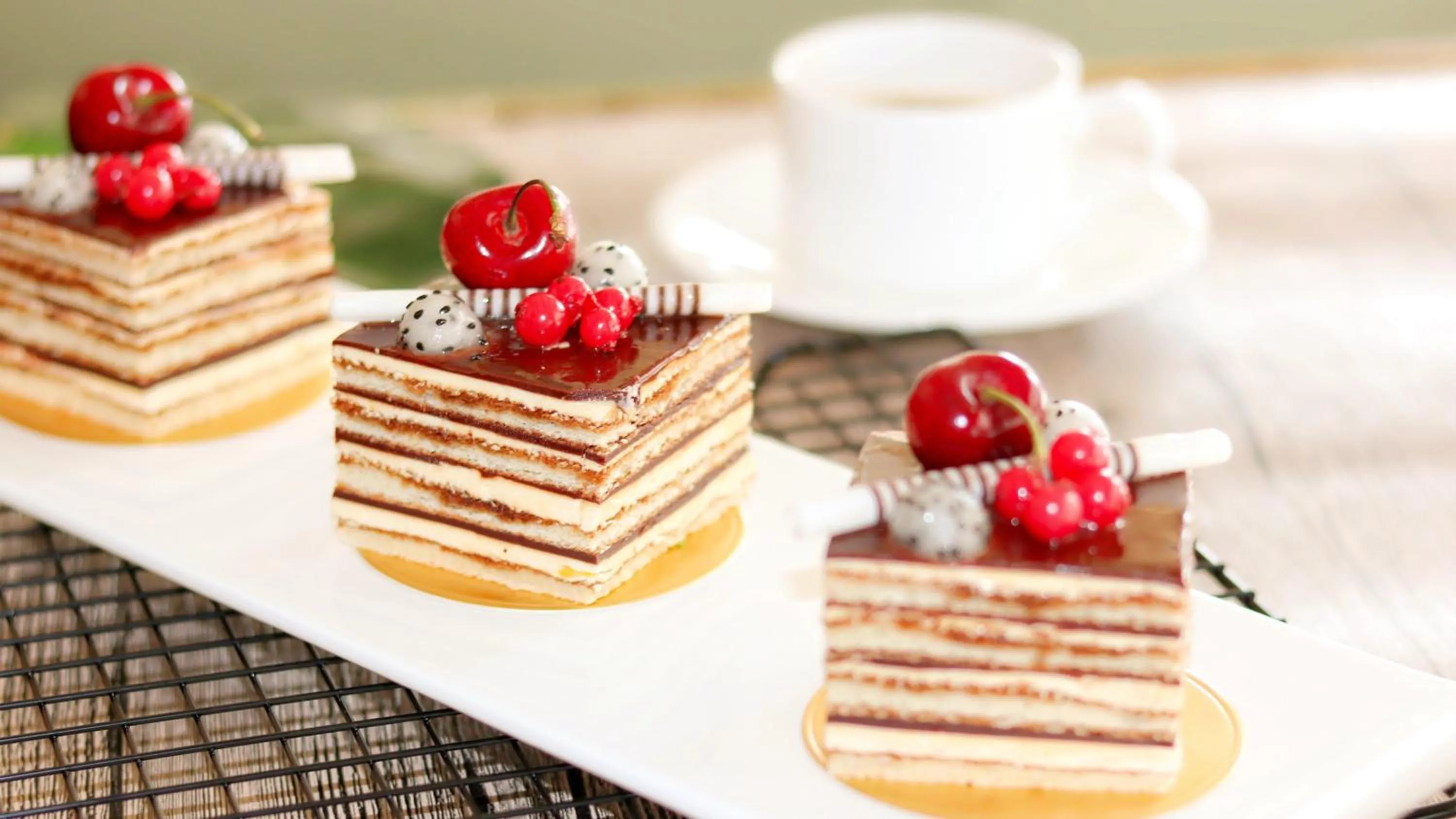 Lounge or bar, Food in Holiday Inn Hohhot