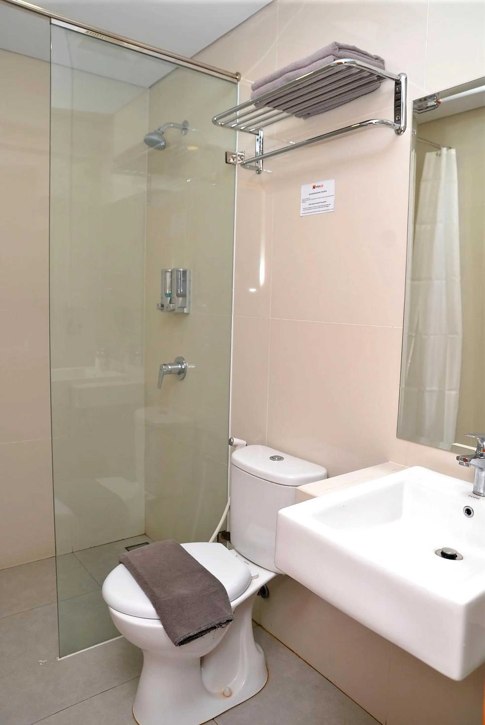 Shower in Choice City Hotel