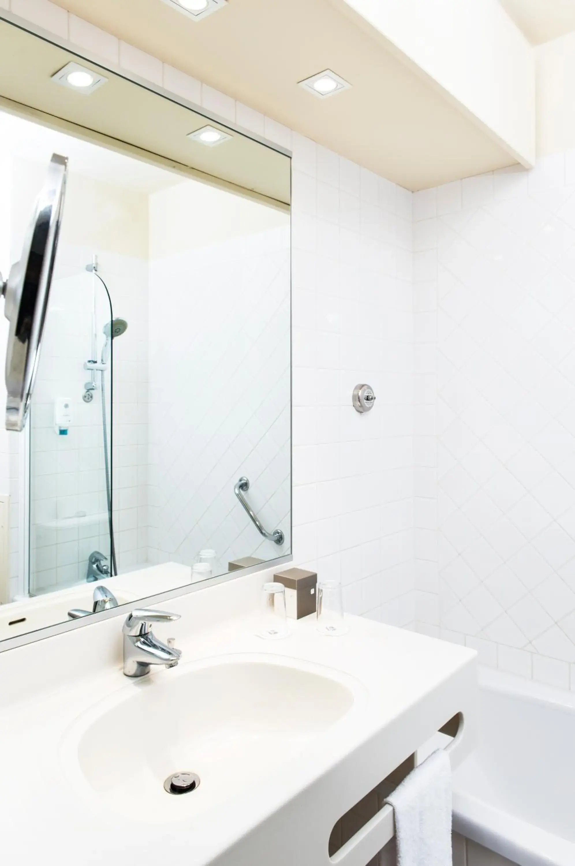 Studio (4 Adults) with Balcony in Résidence Valdys Thalasso & Spa - les Pins Studio (4 Adults) with Balcony in Résidence Valdys Thalasso & Spa - les Pins