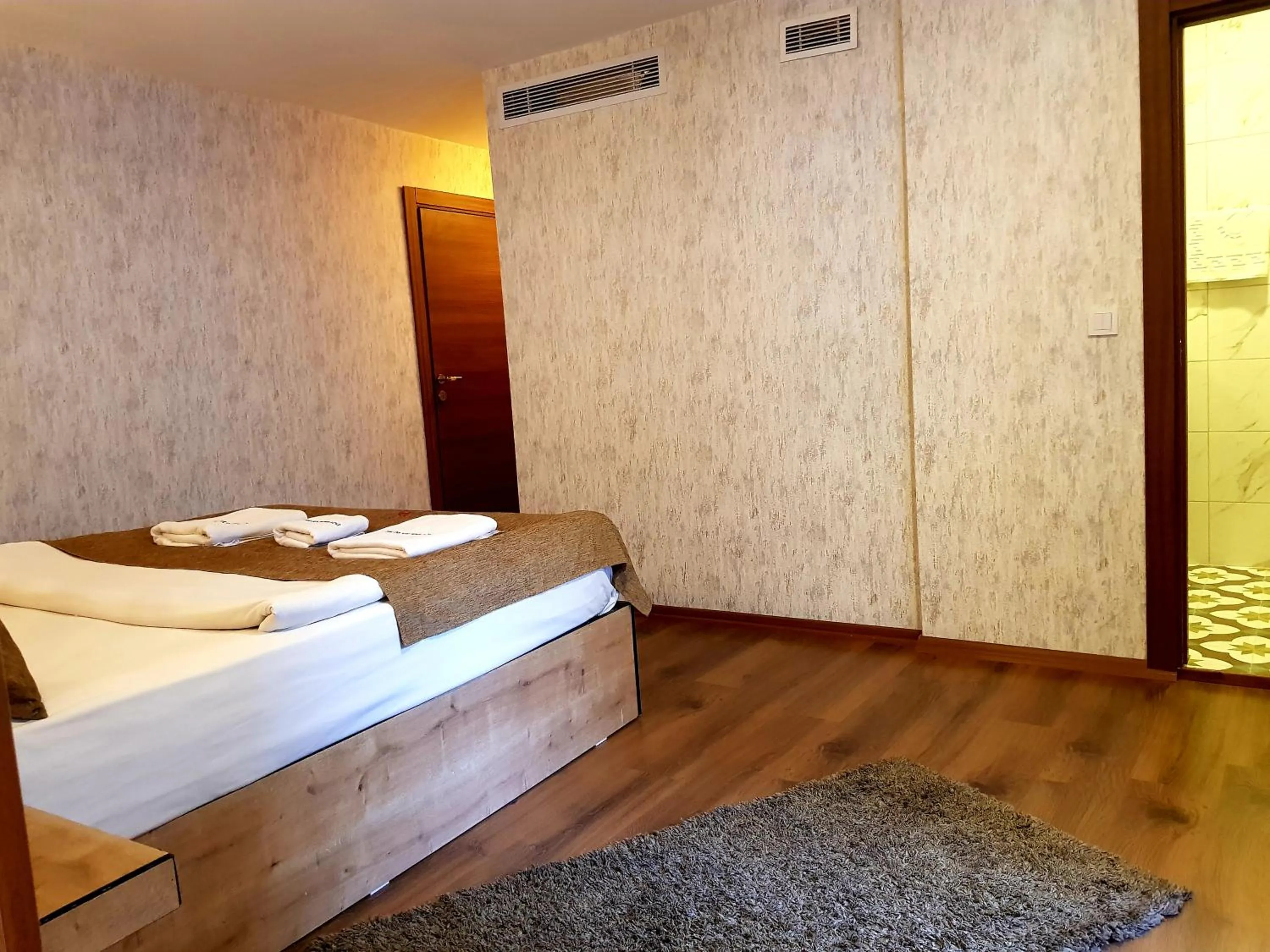 Bed in Double DD Hotel