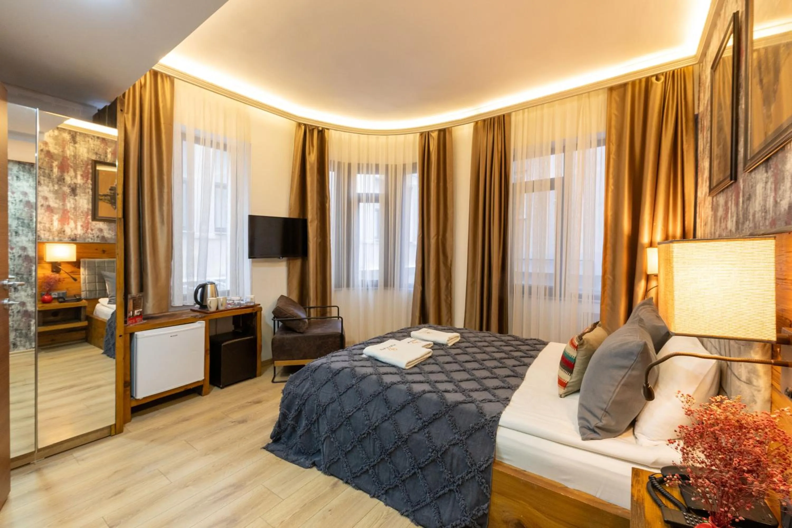 TV and multimedia, Bed in Double DD Hotel