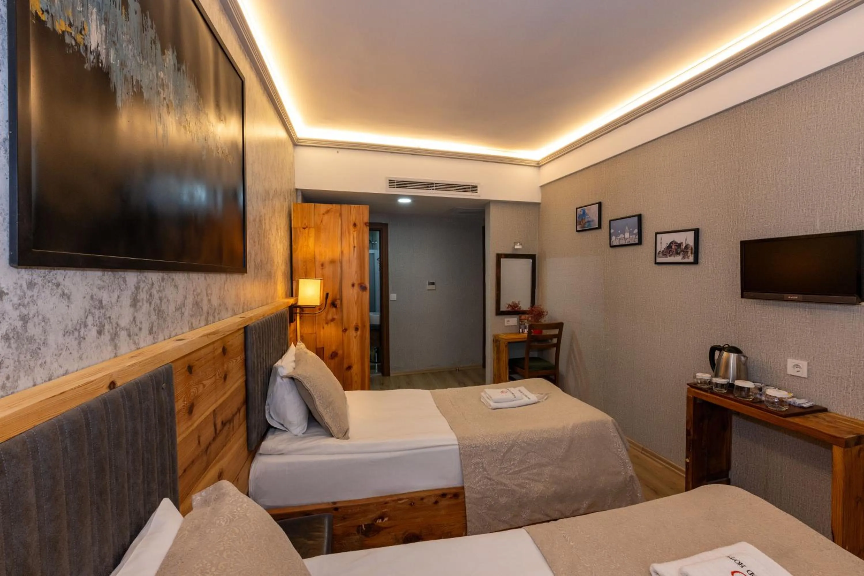 Photo of the whole room, Bed in Double DD Hotel