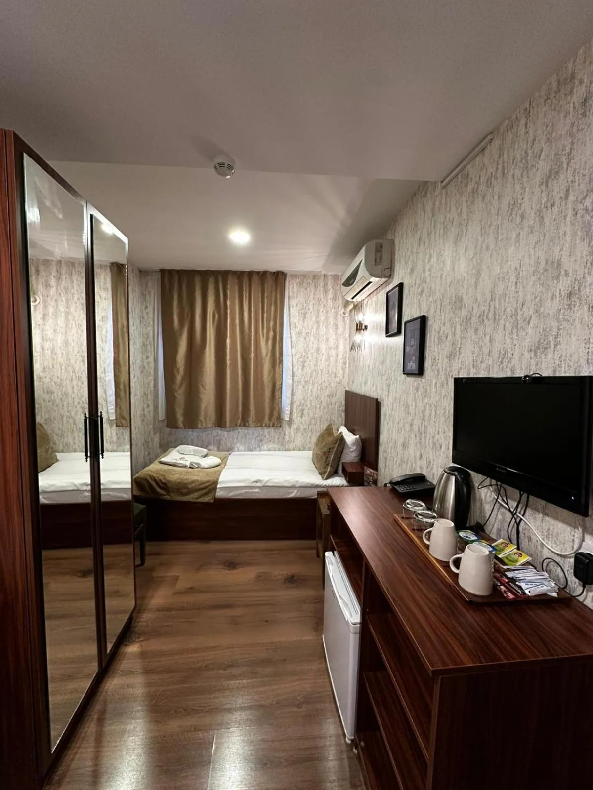 Bed in Double DD Hotel