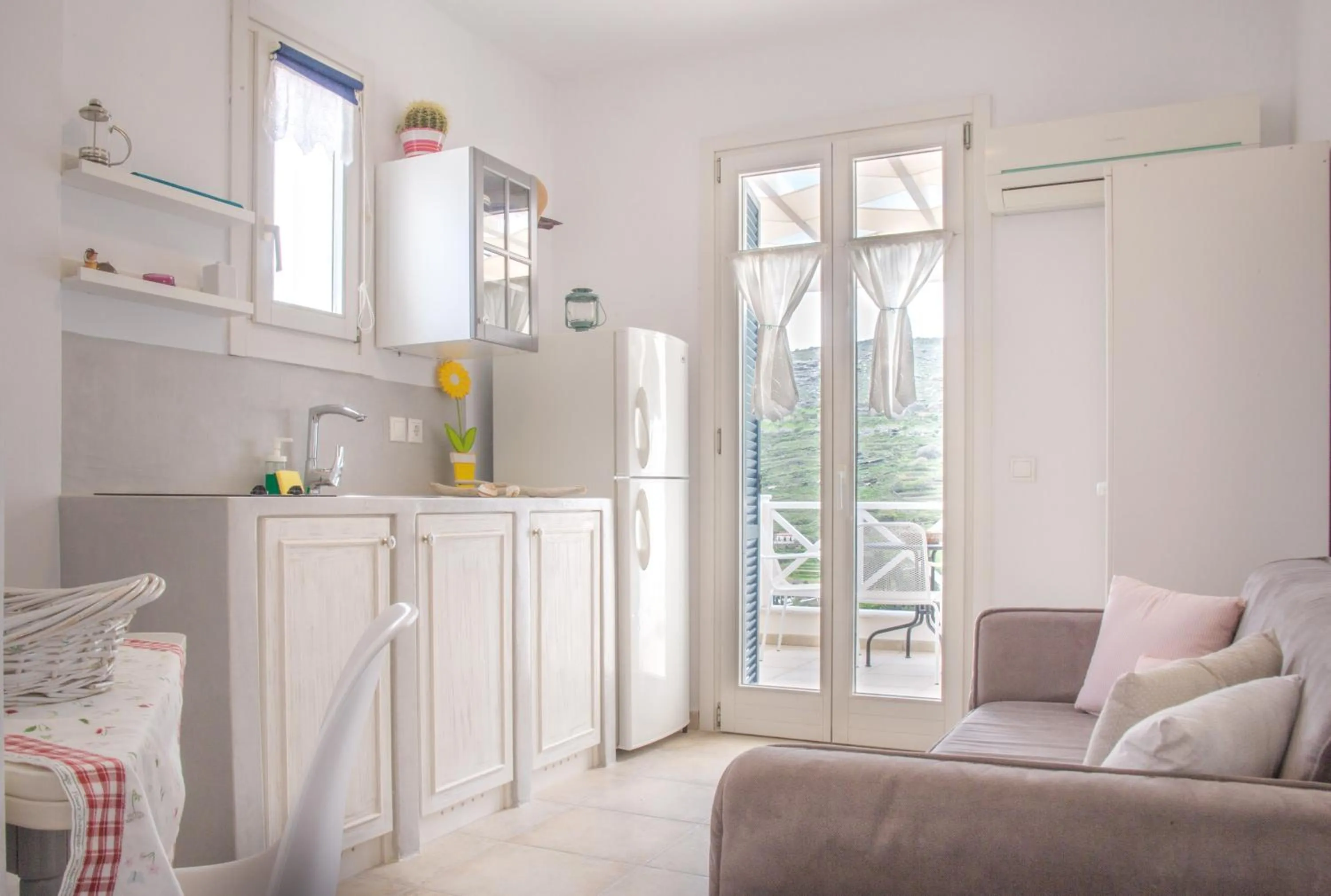 Kitchen or kitchenette in Anemomiloi Studios