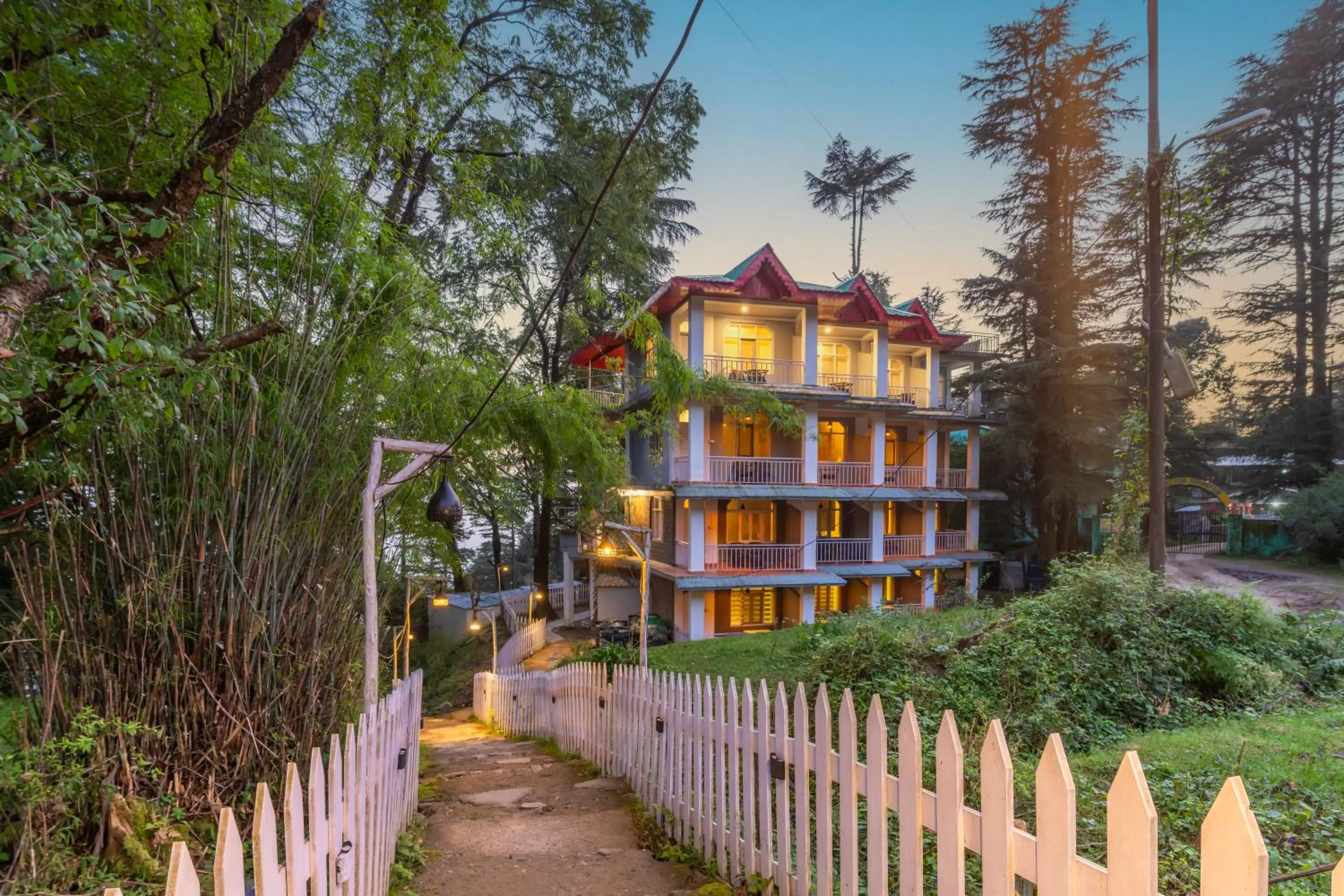 Himtrek Stays,Mcleodganj