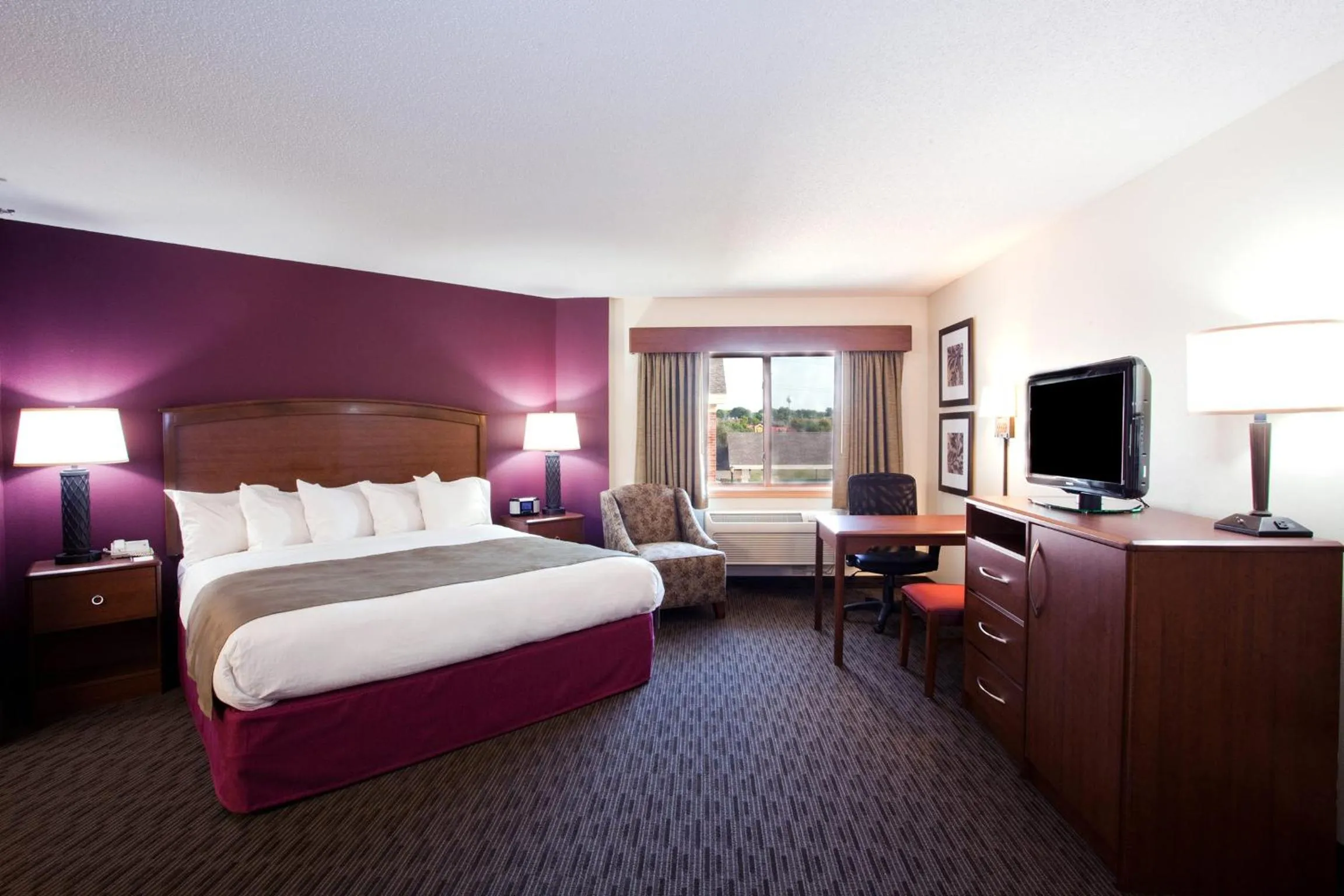 Day, Bed in AmericInn by Wyndham Chanhassen