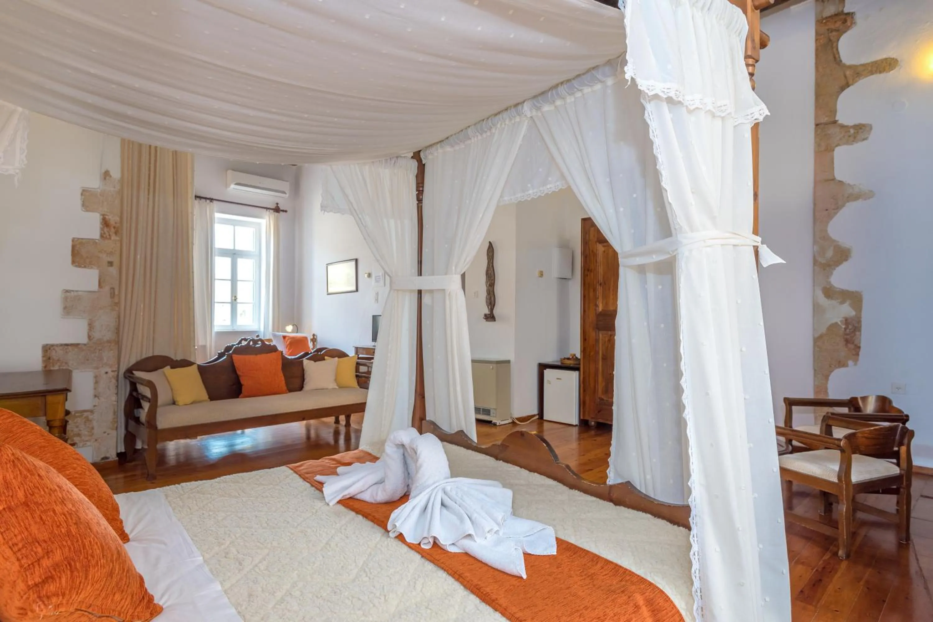 Photo of the whole room, Bed in Hotel Amphora