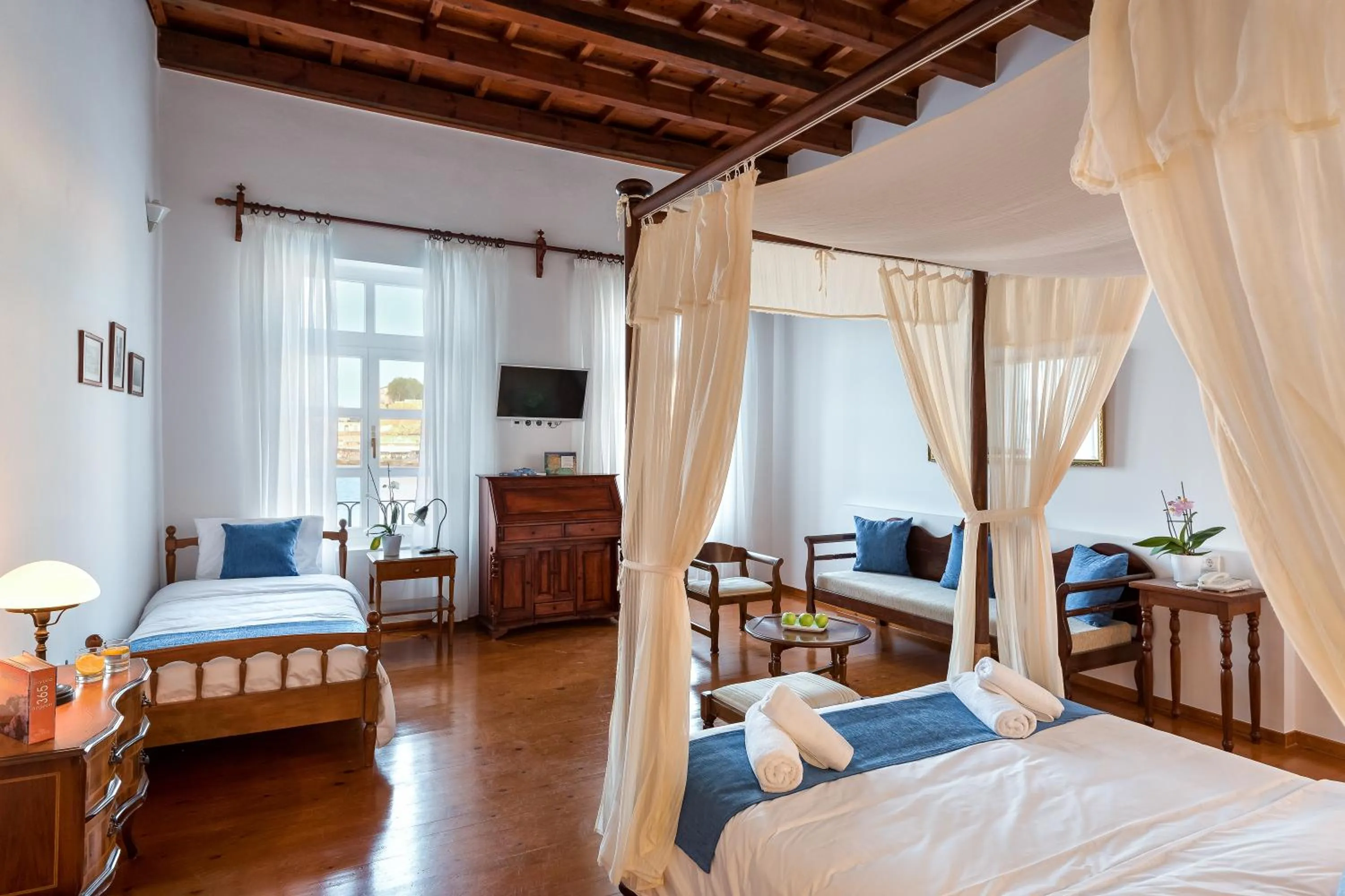 Bedroom, Bed in Hotel Amphora