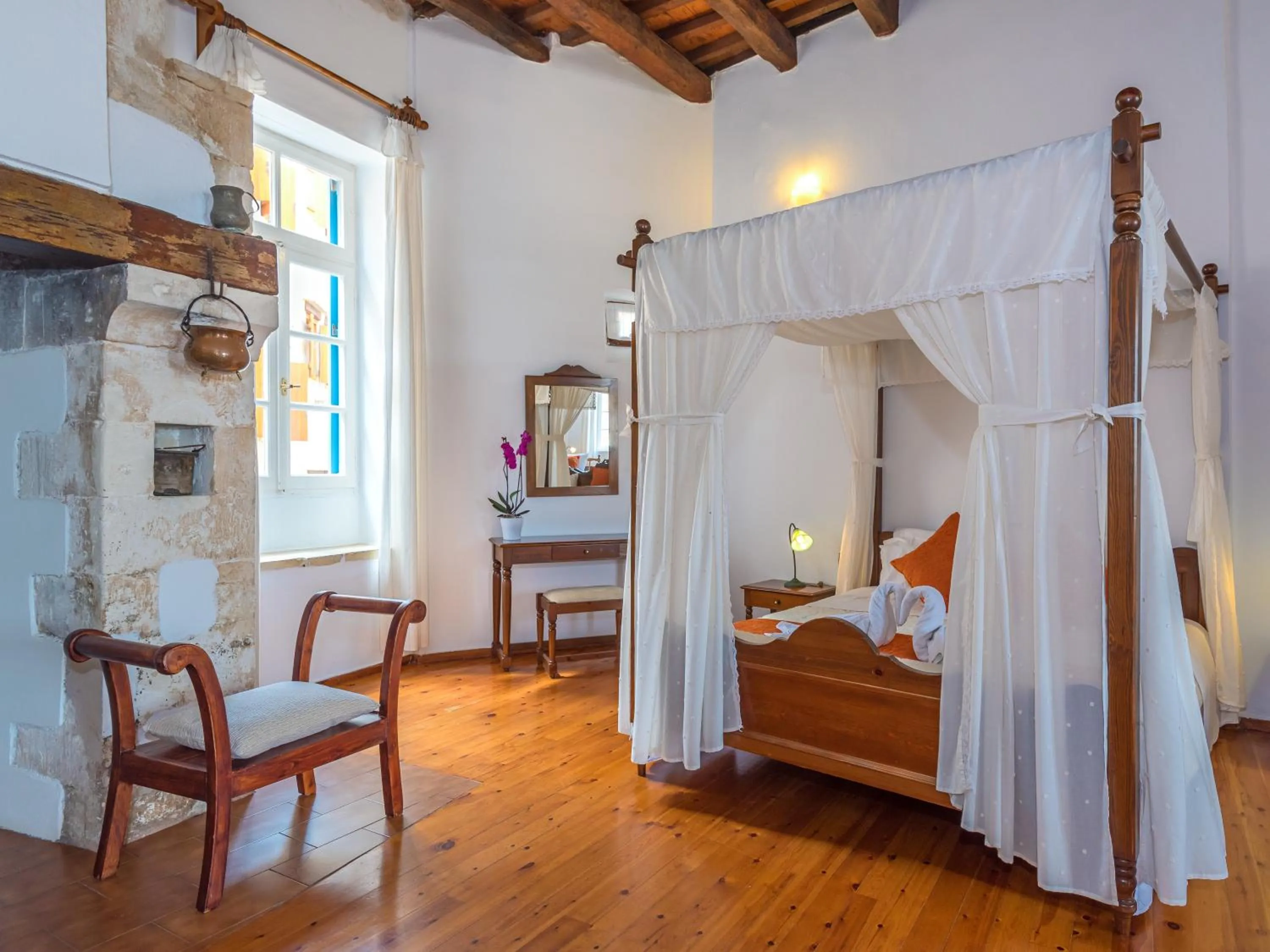 Photo of the whole room, Bed in Hotel Amphora