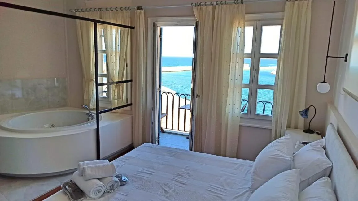 Balcony/Terrace, Bed in Hotel Amphora