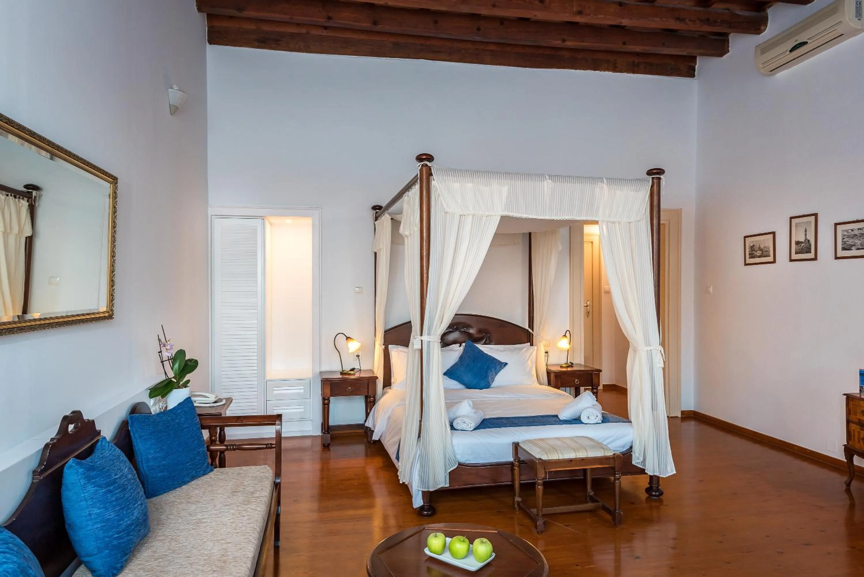 Bedroom, Bed in Hotel Amphora