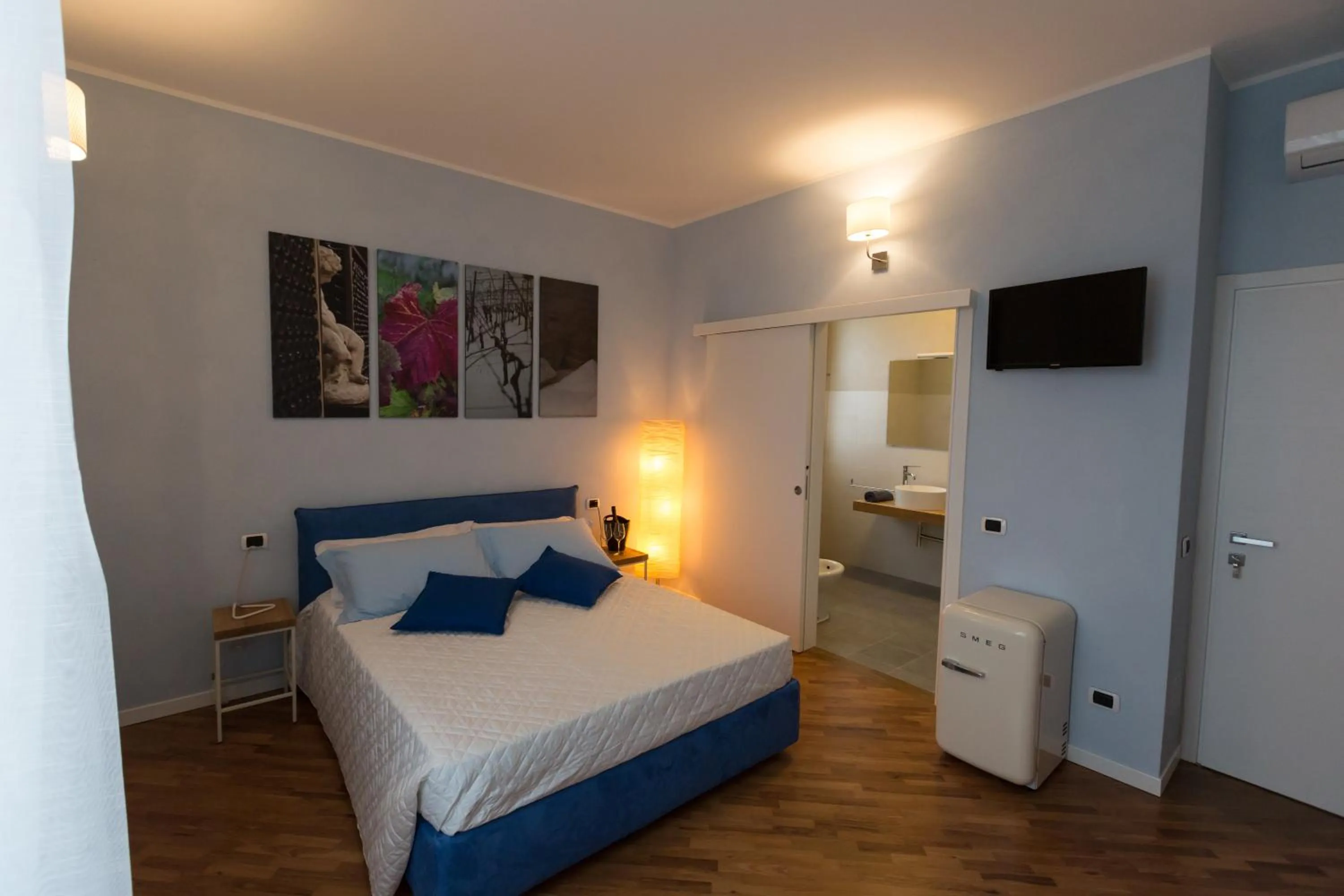 Photo of the whole room, Bed in Agriturismo Oinoe