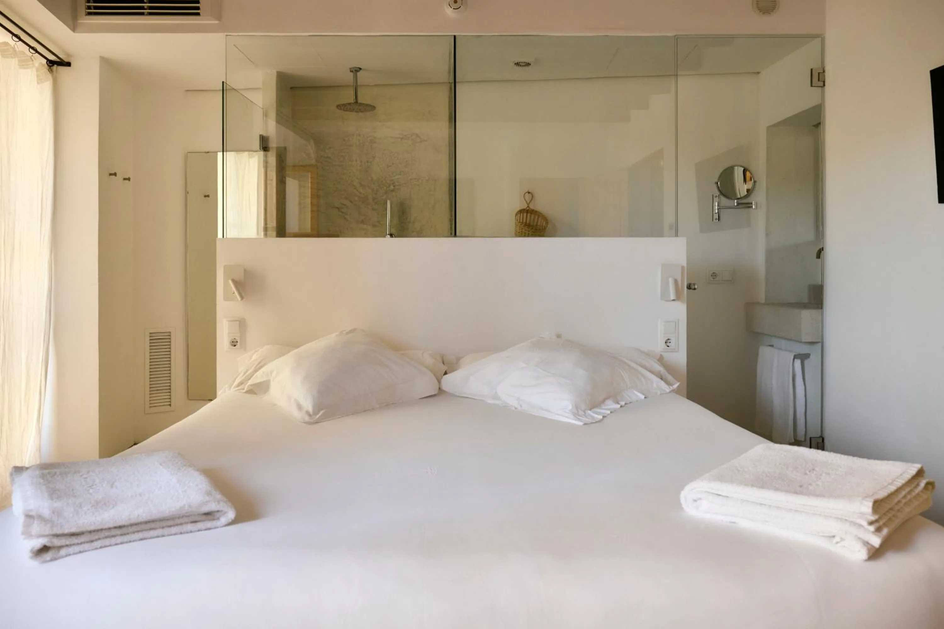 Bed in Hotel Forn Nou