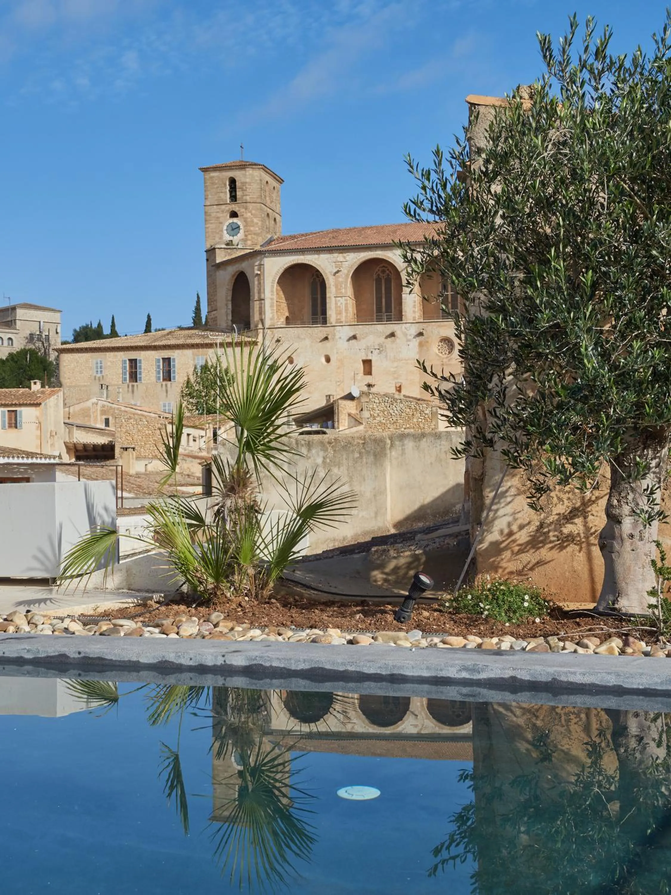 Swimming pool in Hotel Forn Nou