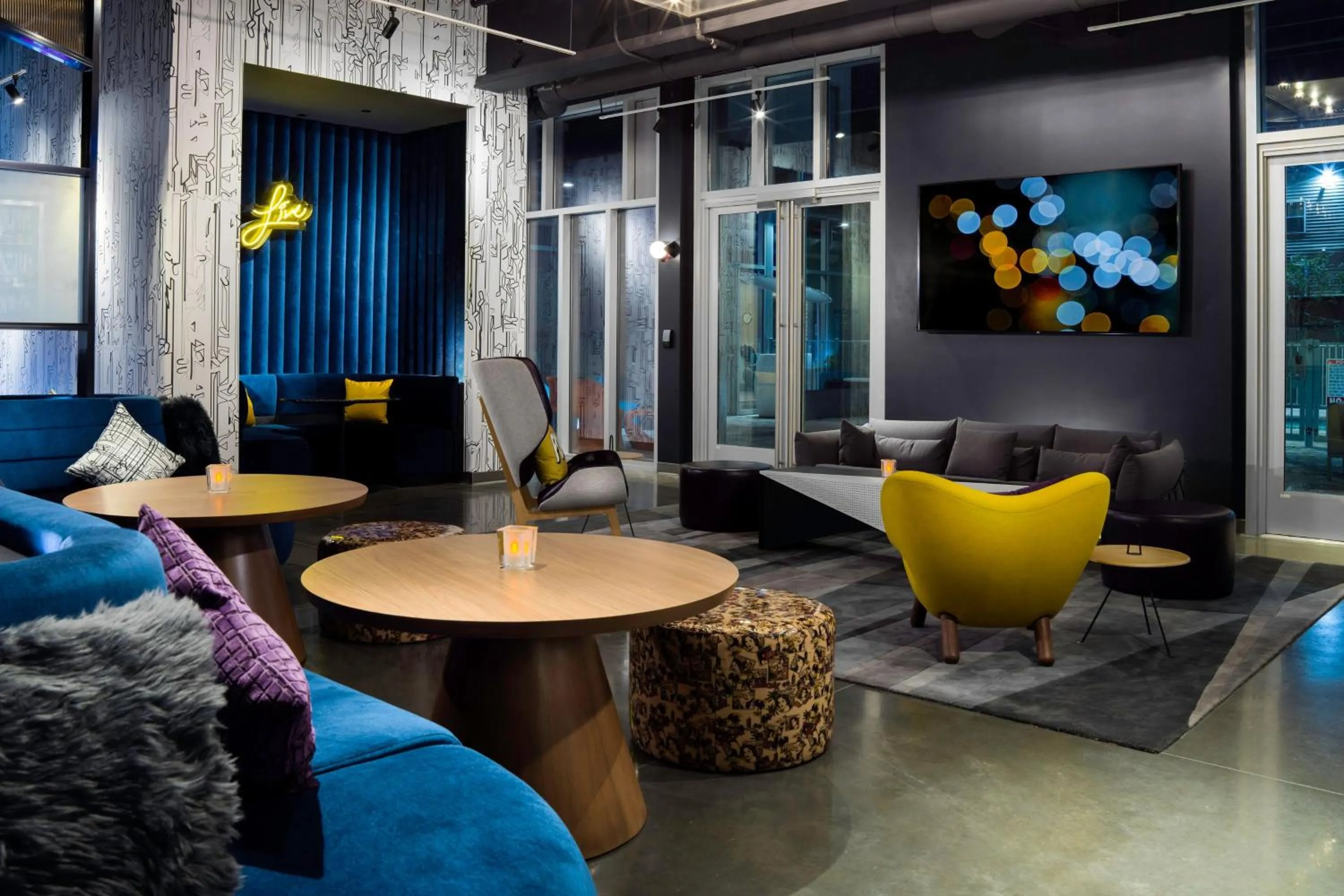 Lounge or bar in Aloft Gainesville University Area