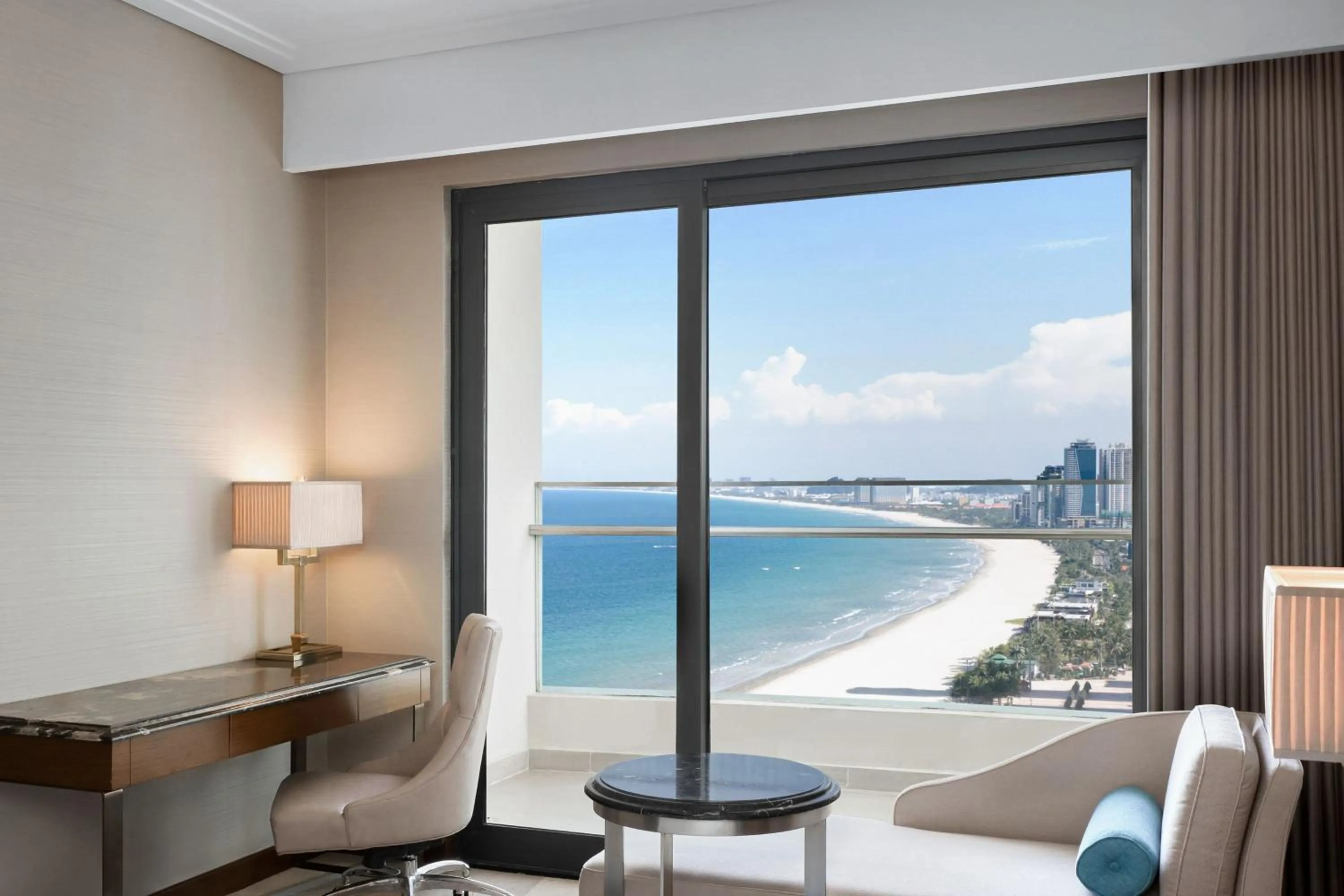 Photo of the whole room in Four Points by Sheraton Danang