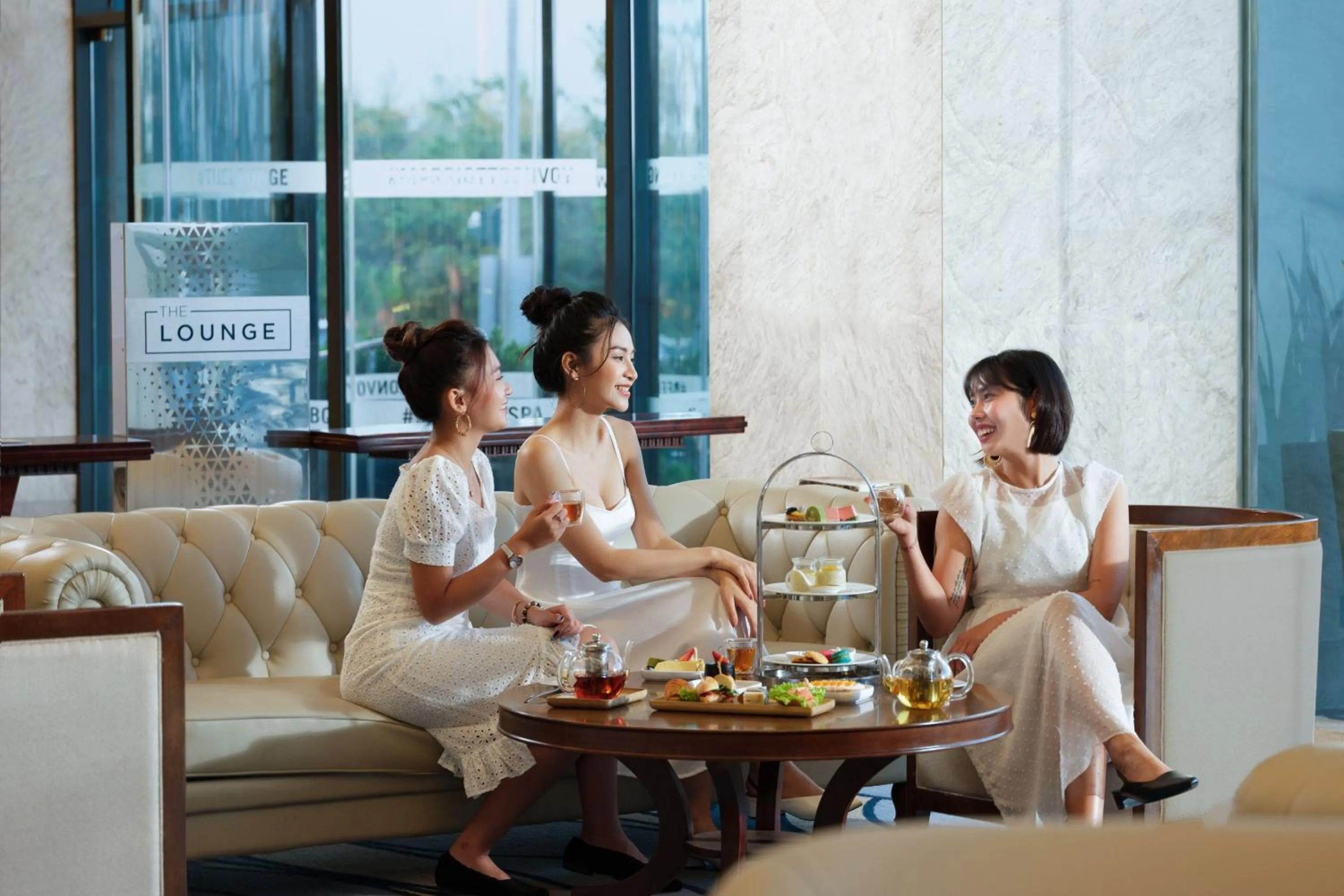 Lounge or bar in Four Points by Sheraton Danang