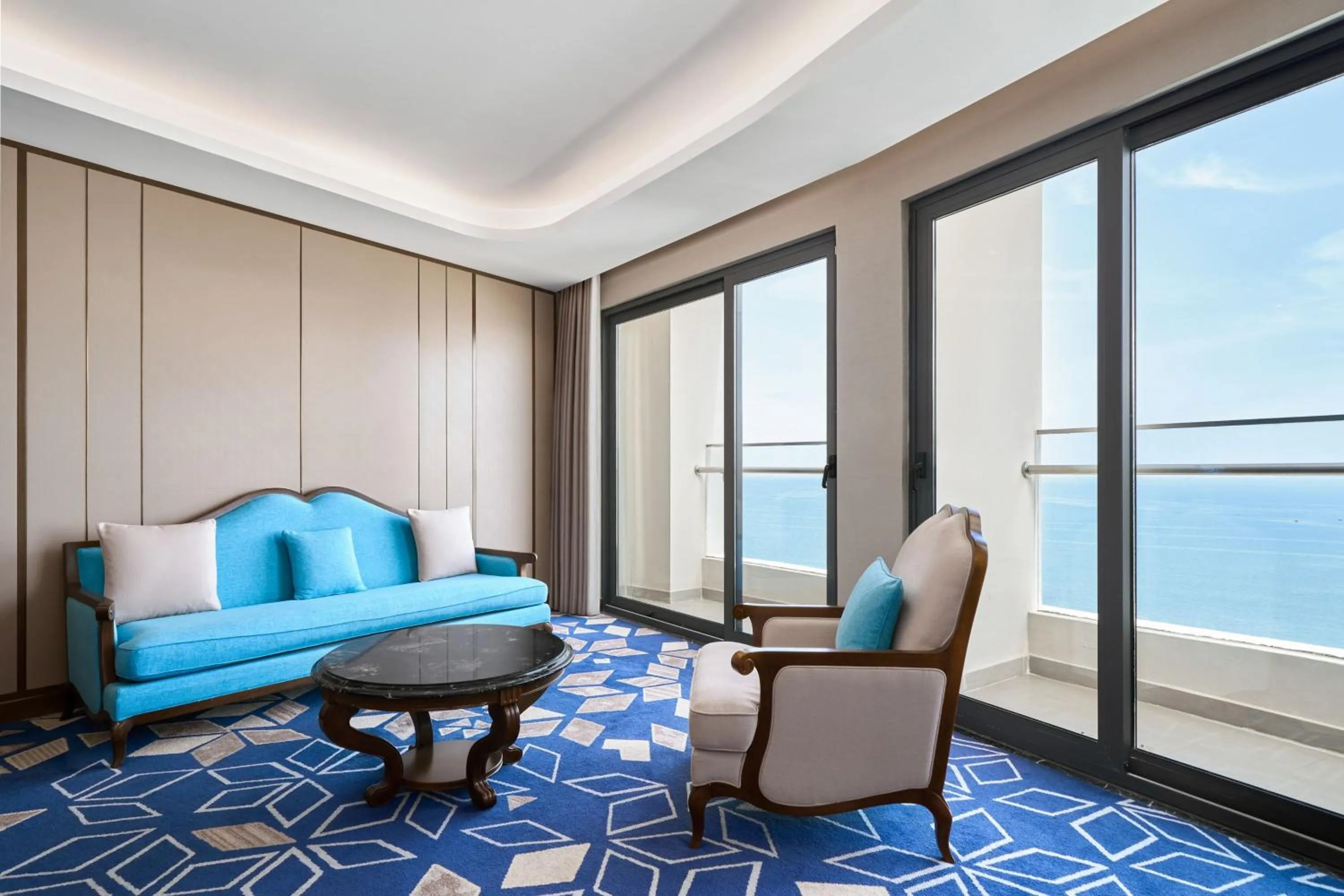 Living room in Four Points by Sheraton Danang