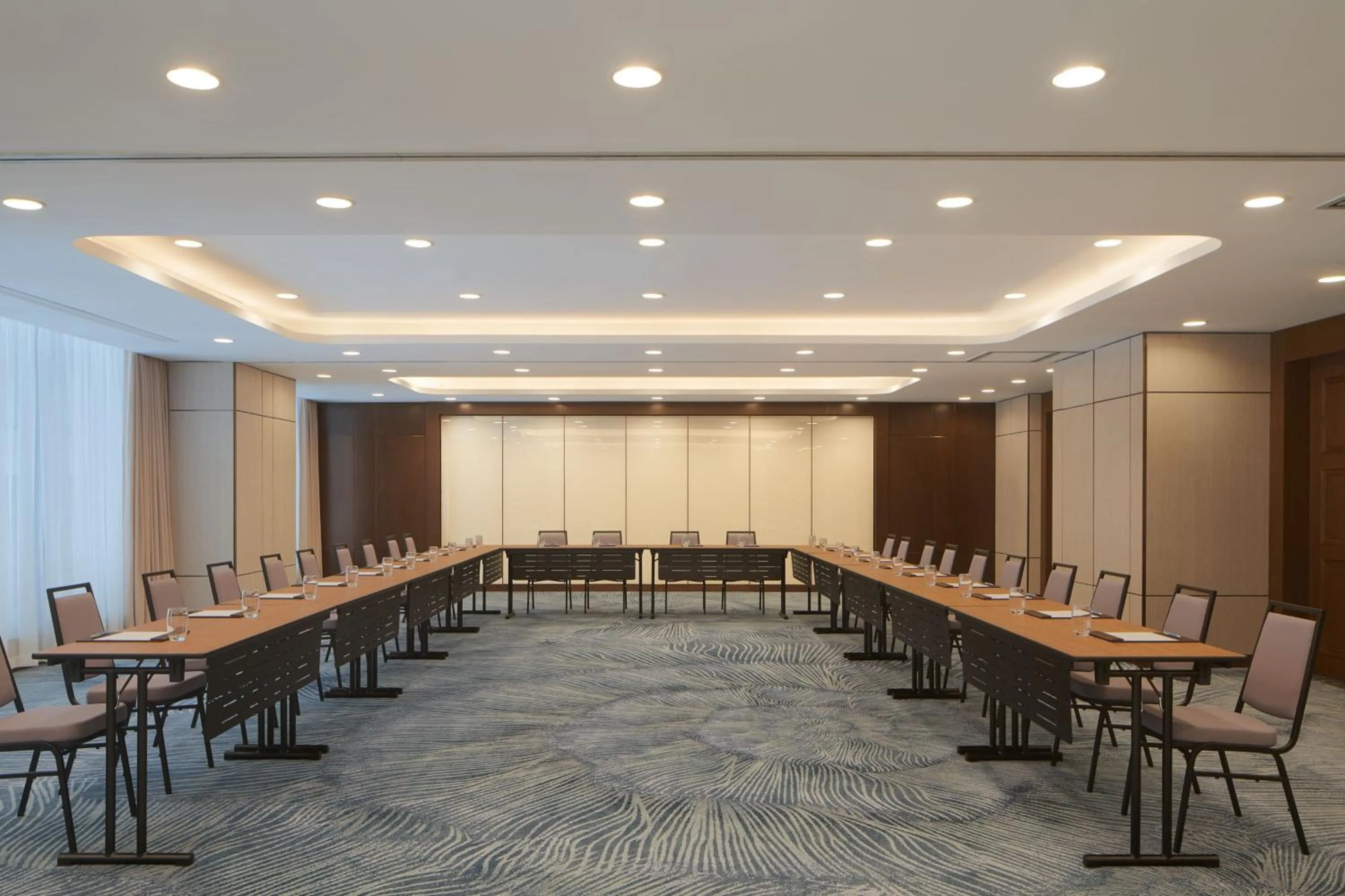 Meeting/conference room in Four Points by Sheraton Danang