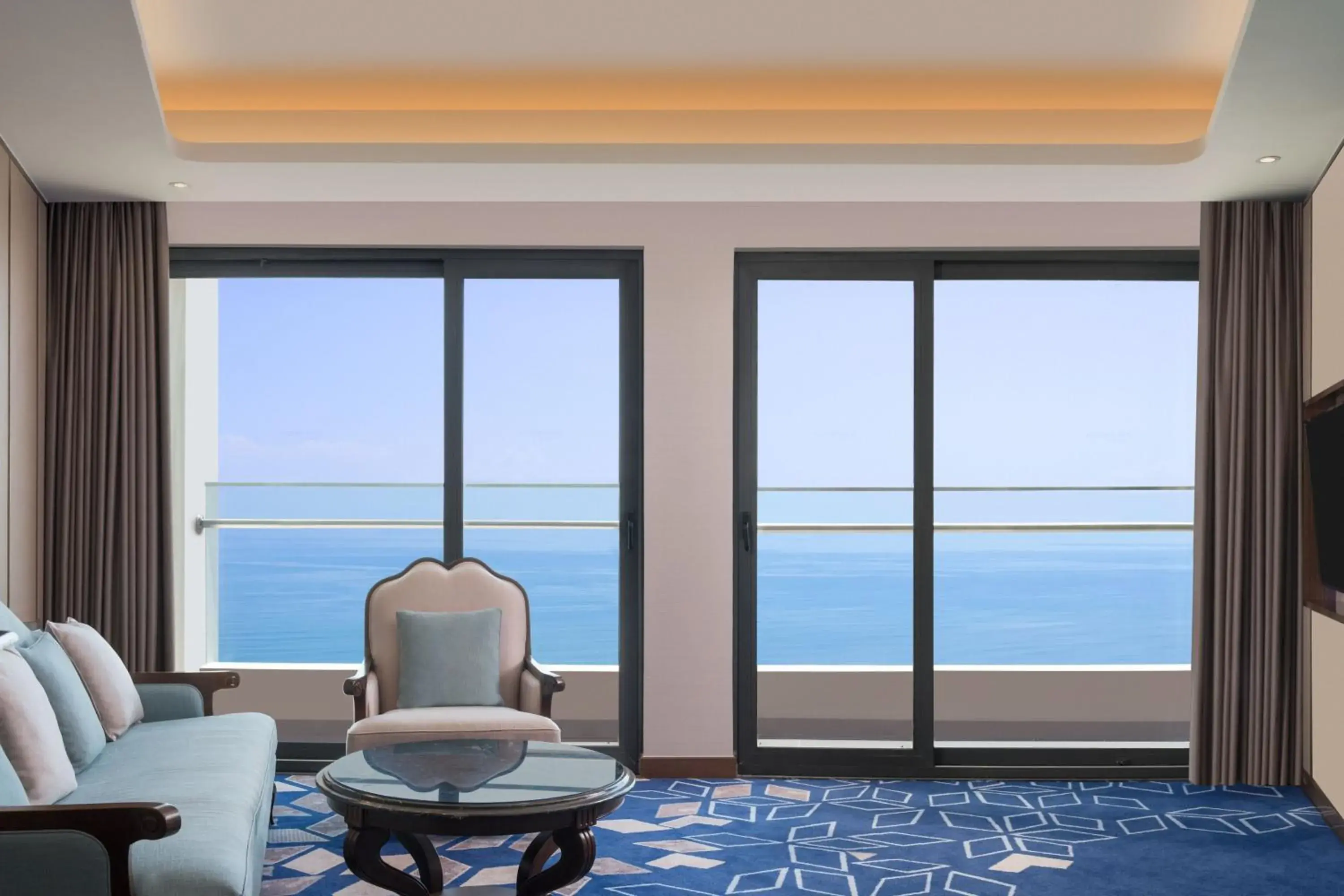 Premium Corner Suite, 1 bedroom Suite, 1 King, Ocean View, High Floor, Balcony in Four Points by Sheraton Danang Premium Corner Suite, 1 bedroom Suite, 1 King, Ocean View, High Floor, Balcony in Four Points by Sheraton Danang