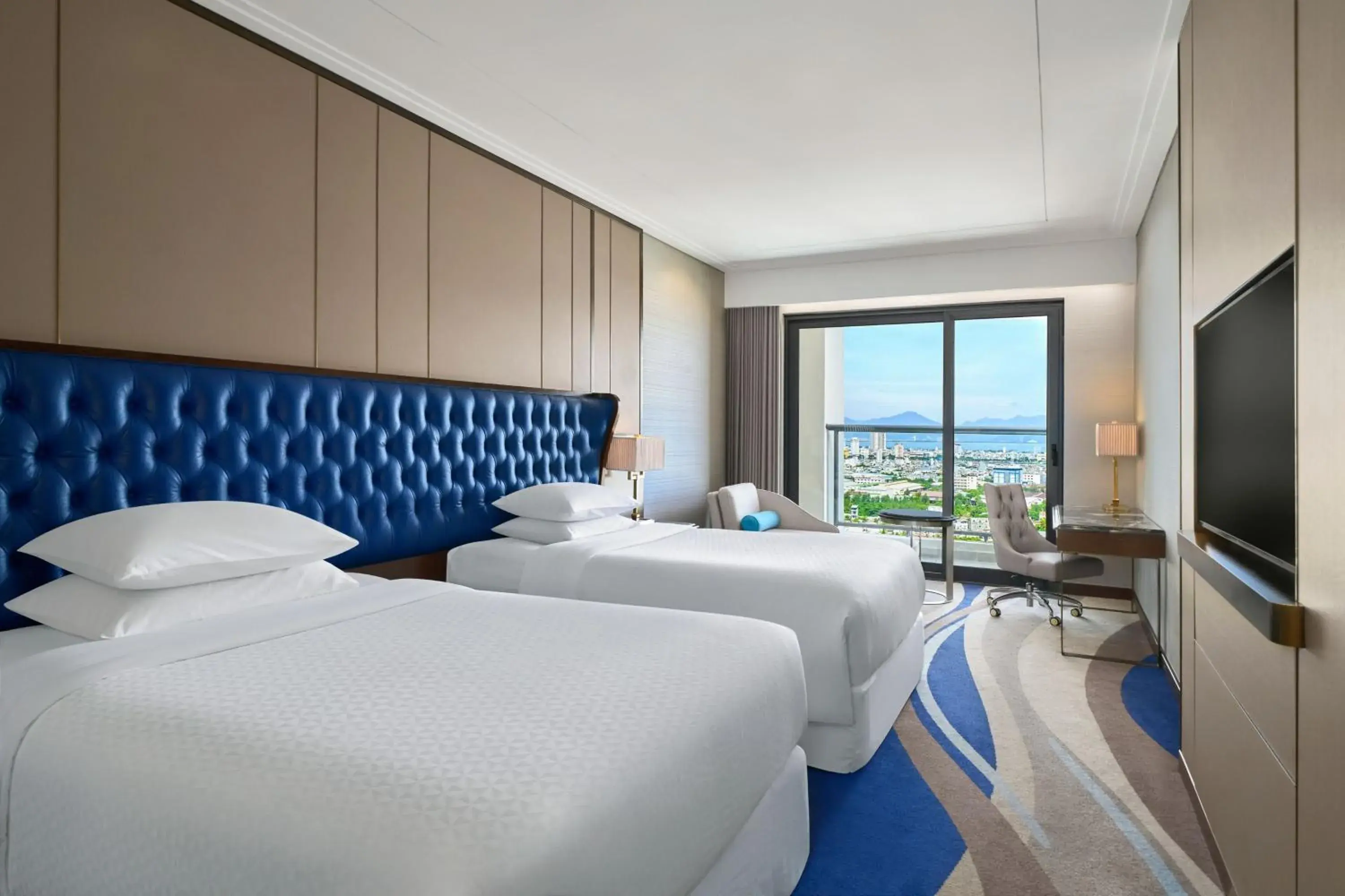 Panoramic Twin, Guest room, 2 Twin/Single Bed(s), City View, High floor, Balcony in Four Points by Sheraton Danang Panoramic Twin, Guest room, 2 Twin/Single Bed(s), City View, High floor, Balcony in Four Points by Sheraton Danang