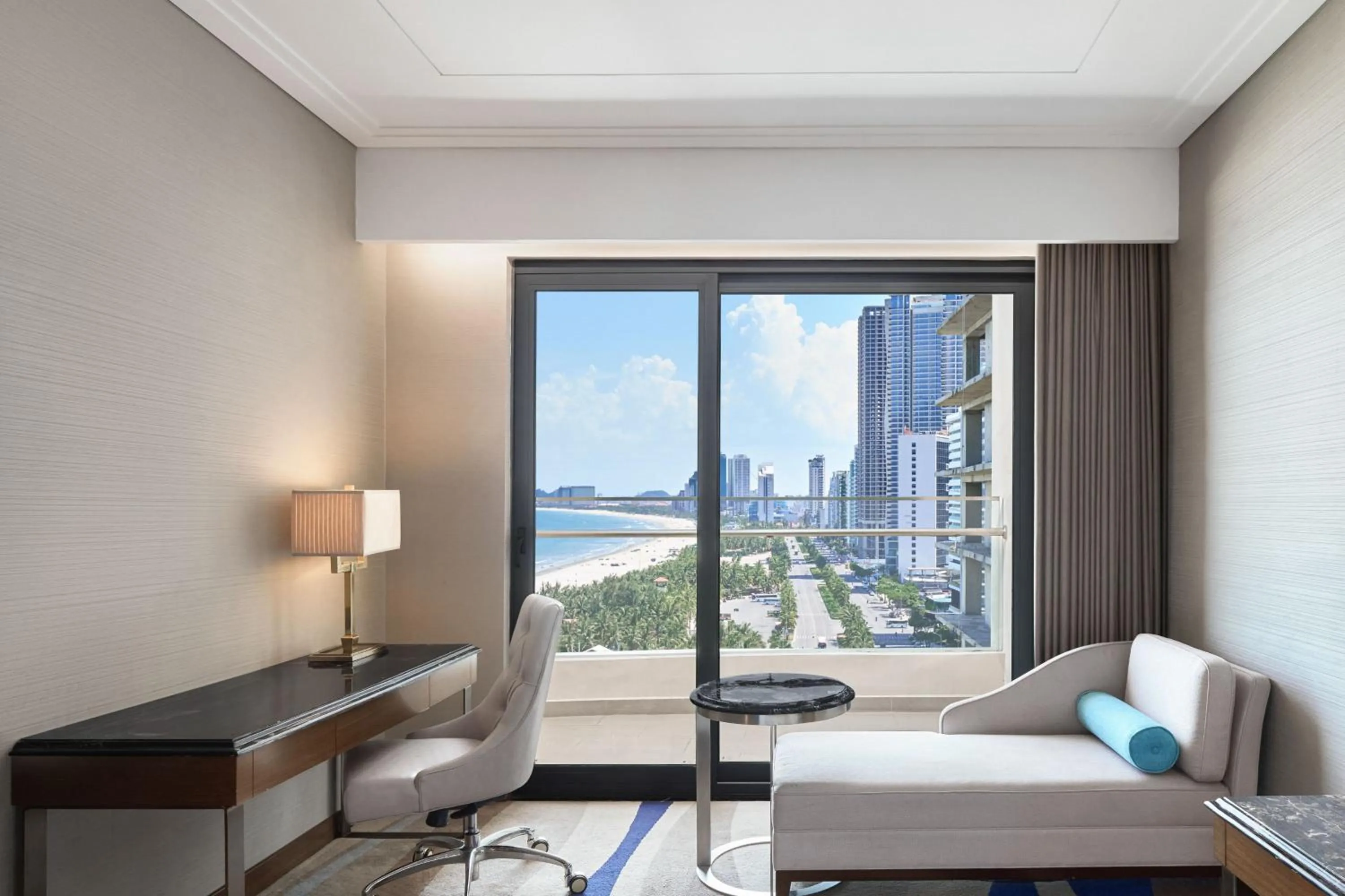 Photo of the whole room in Four Points by Sheraton Danang