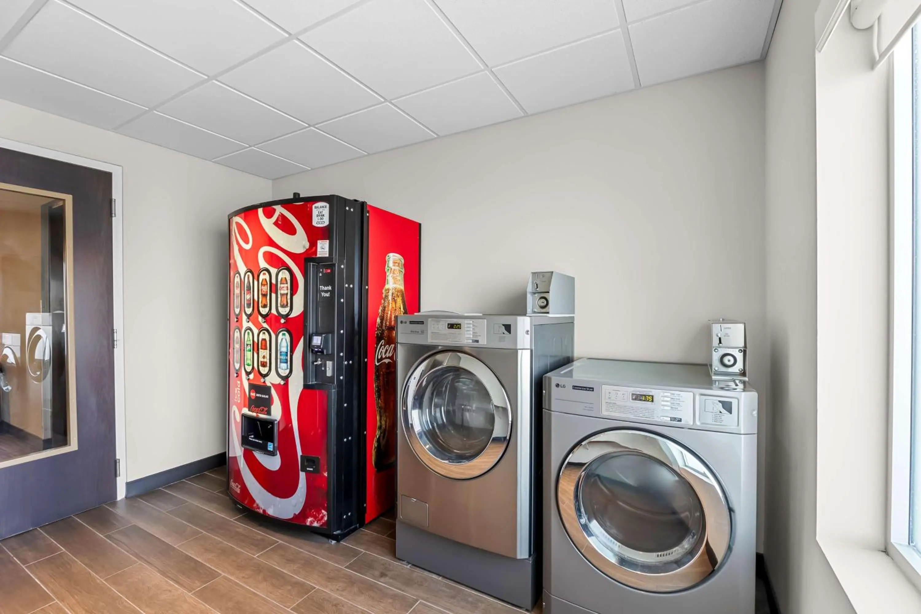 Property building in Best Western Plus Bolivar Hotel & Suites