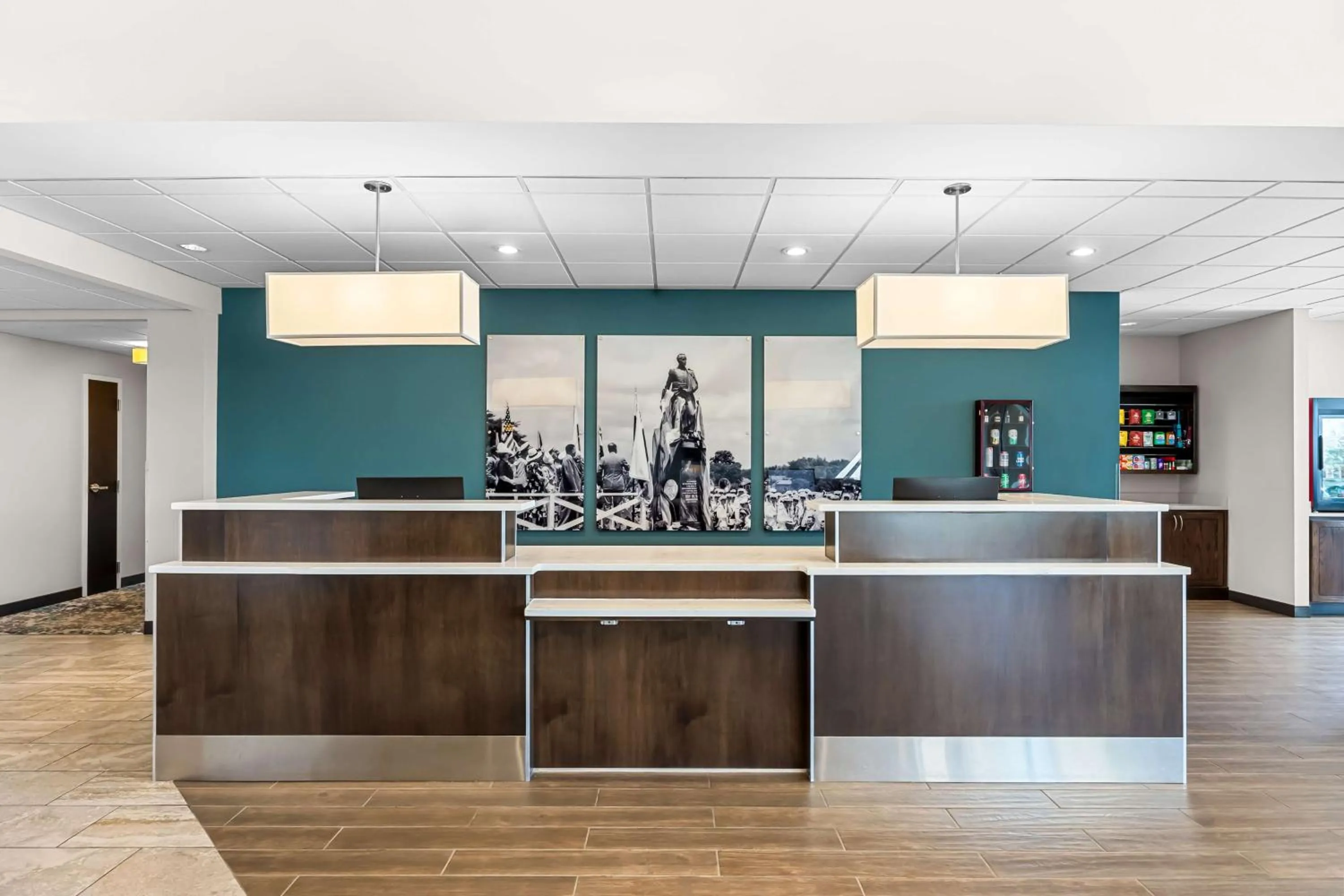 Lobby or reception in Best Western Plus Bolivar Hotel & Suites