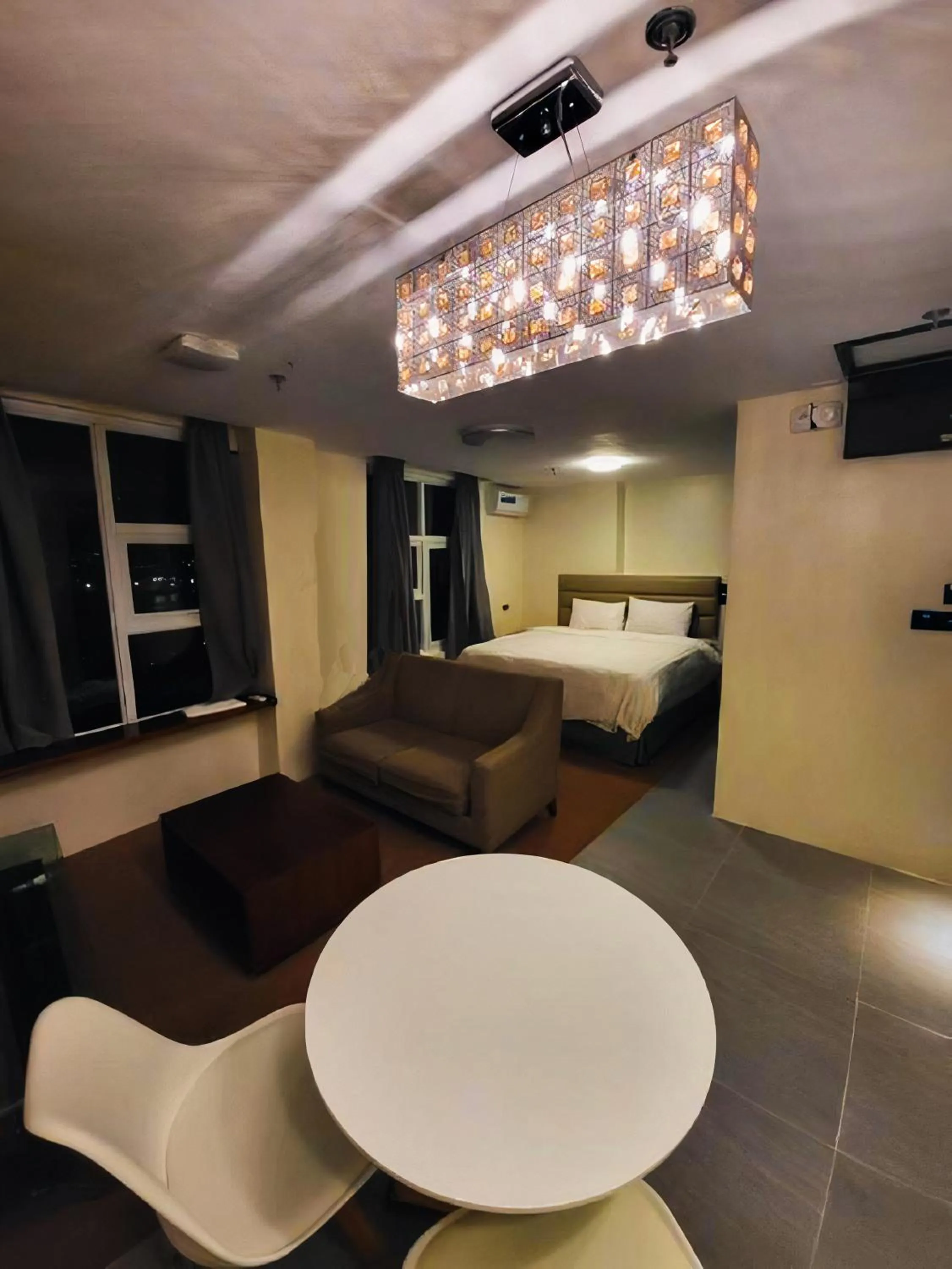 Bedroom, Bed in Sempre Premier Inn - MACTAN AIRPORT HOTEL