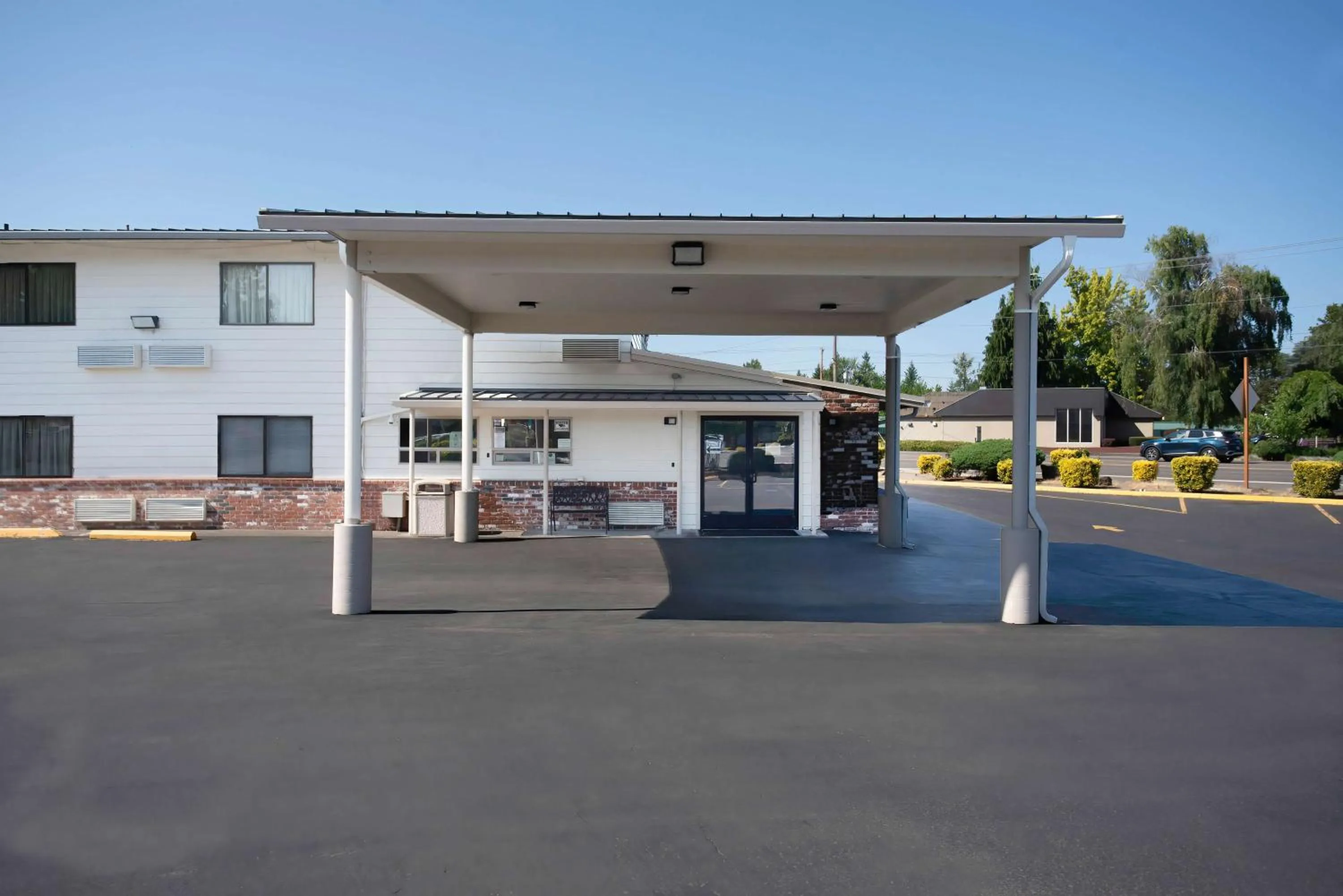 Property building in Motel 6-Gresham, OR - Portland