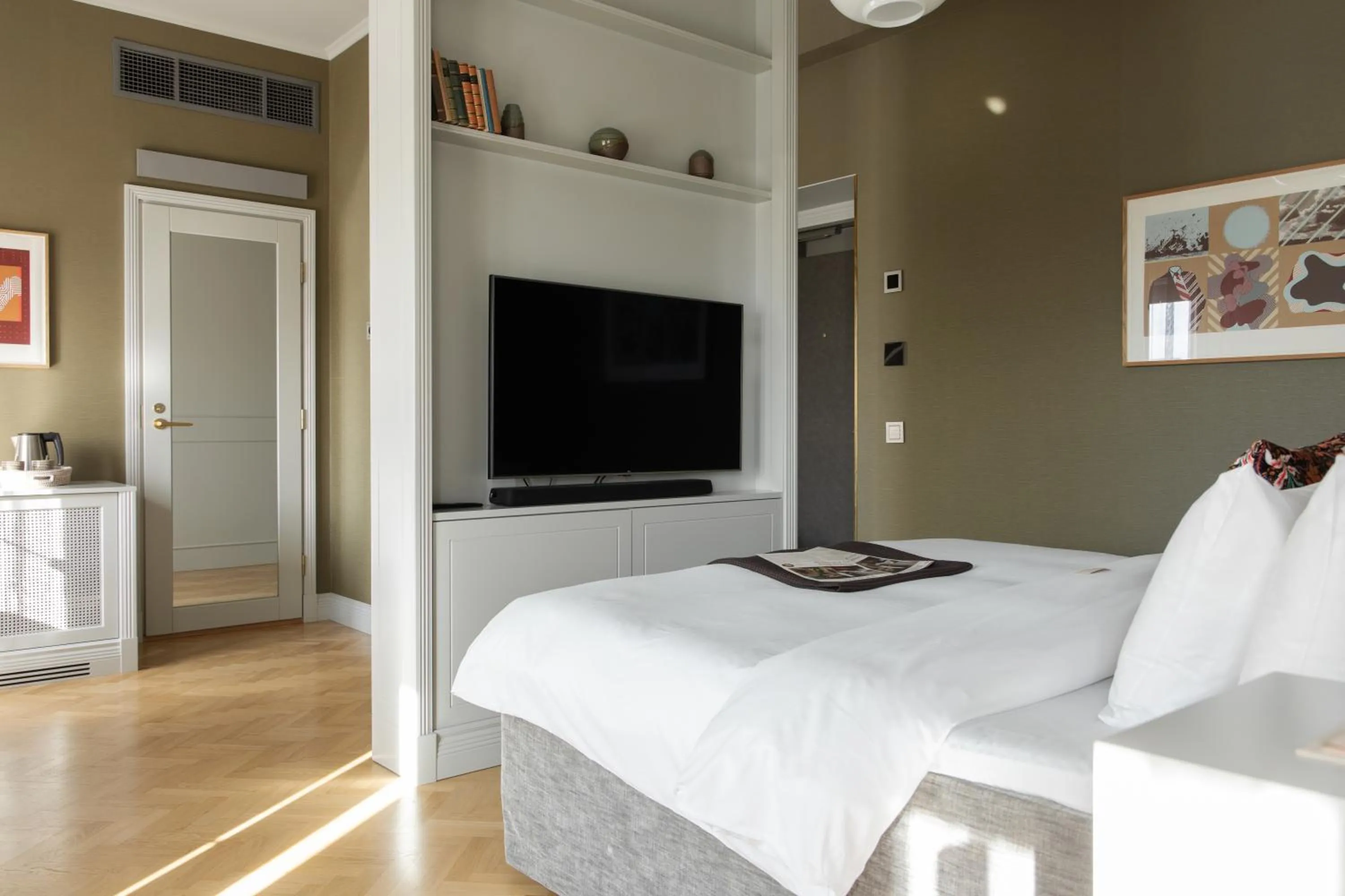 Bedroom, Bed in Hotel St. George Helsinki