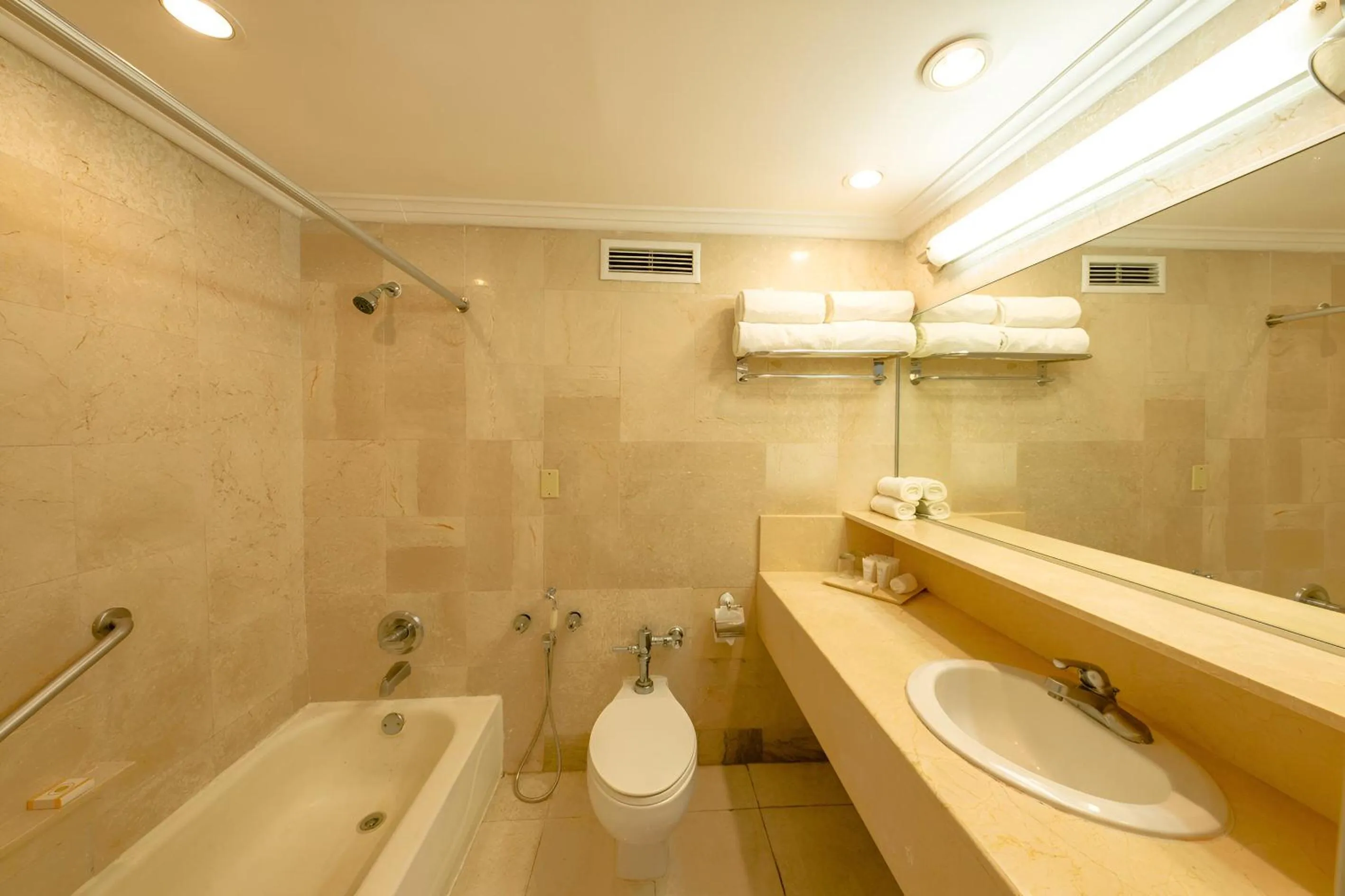 Shower in Hotel El Panama by Faranda Grand, a member of Radisson Individuals