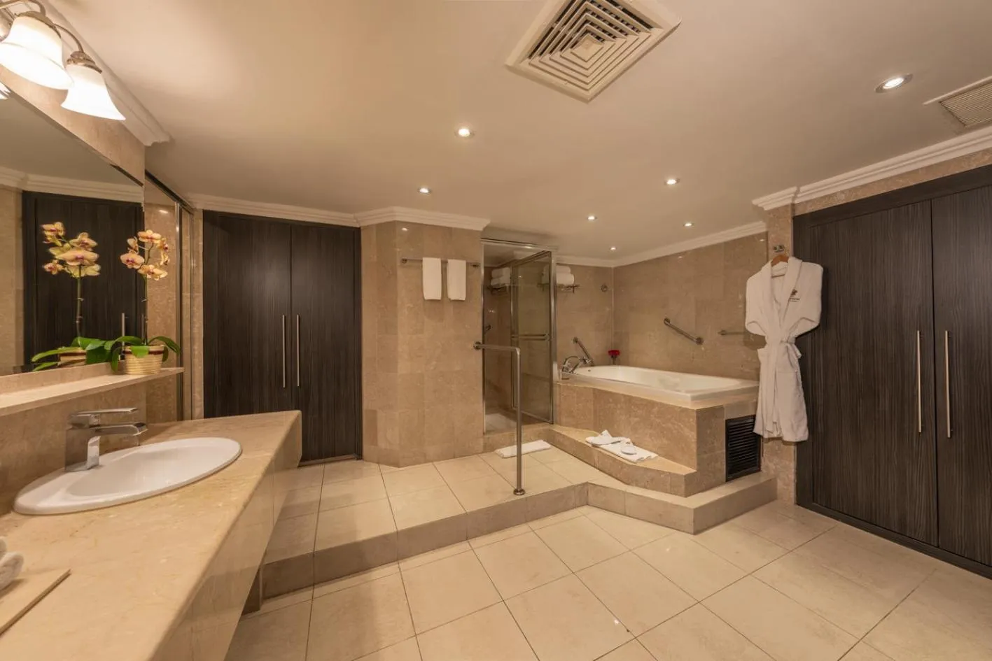 Bathroom in Hotel El Panama by Faranda Grand, a member of Radisson Individuals