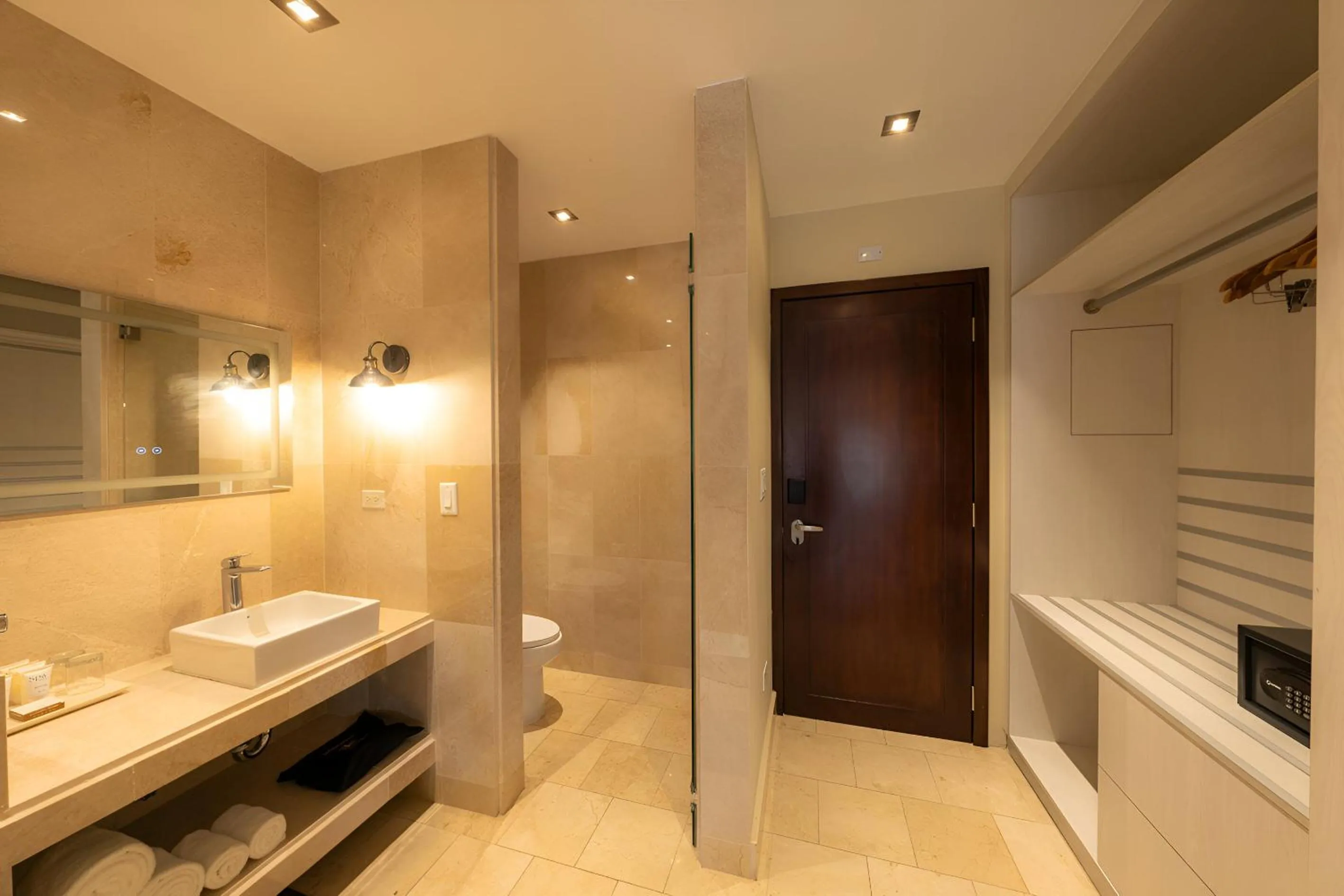 Bathroom in Hotel El Panama by Faranda Grand, a member of Radisson Individuals
