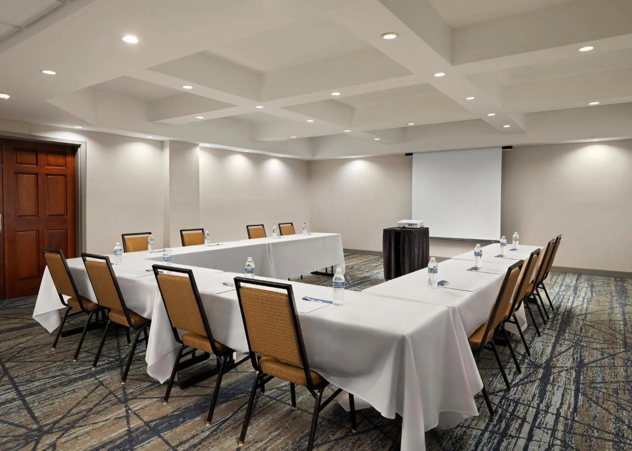 Meeting/conference room in Holiday Inn Express and Suites New Orleans Airport by IHG