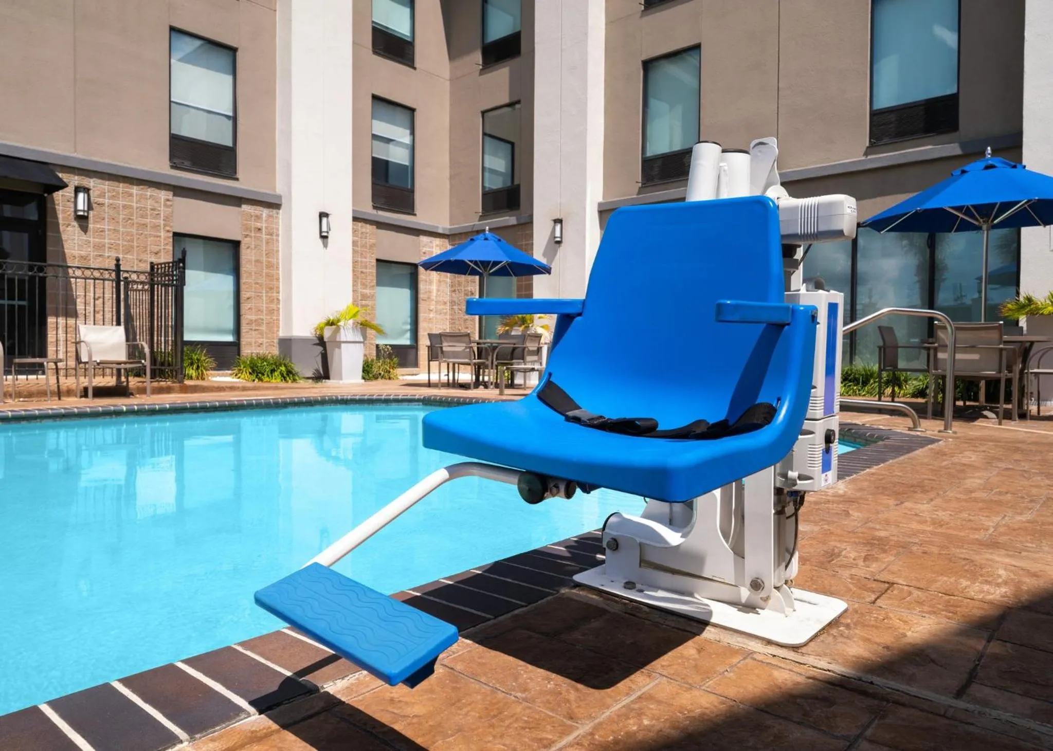Swimming pool in Holiday Inn Express and Suites New Orleans Airport by IHG