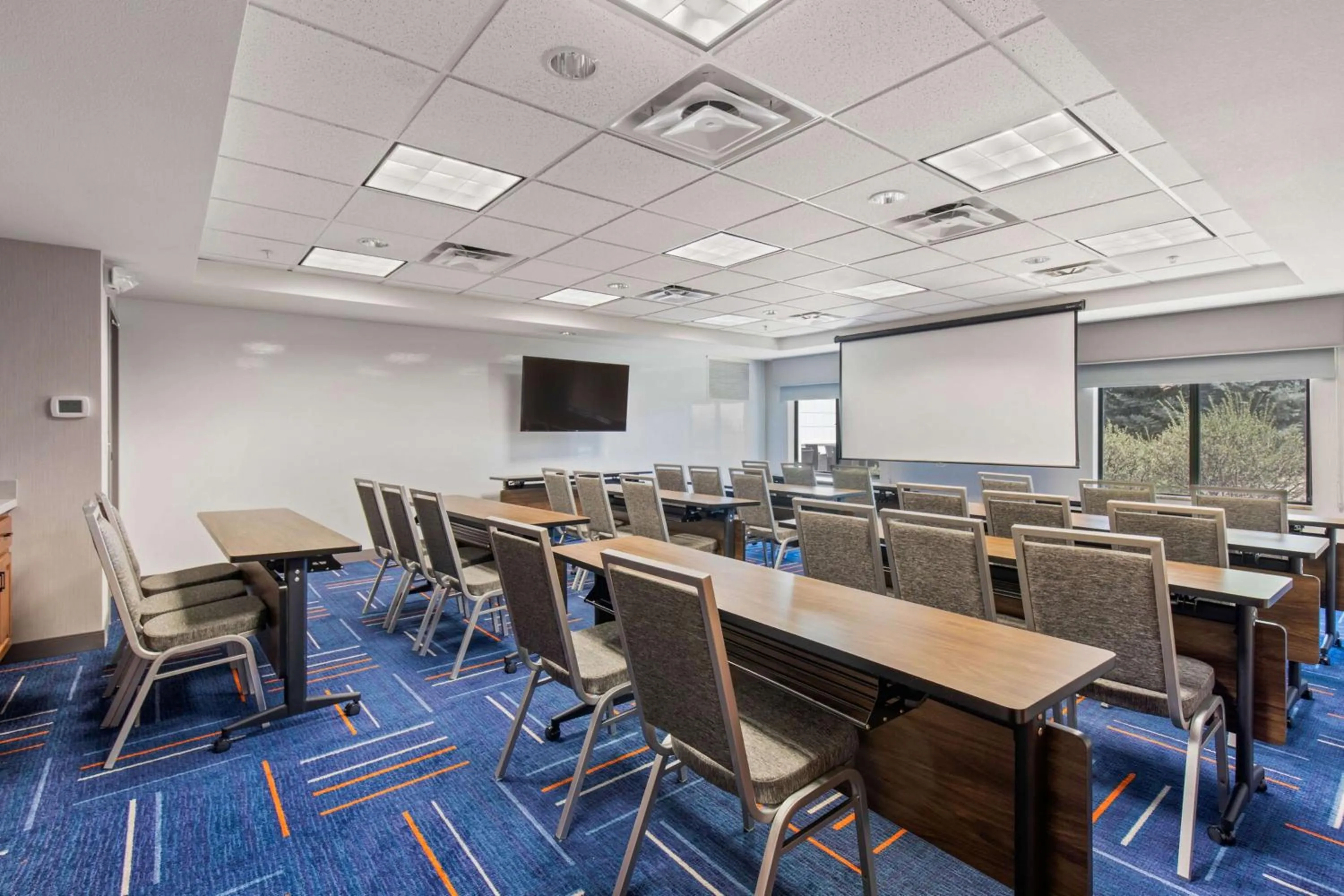 Meeting/conference room in Hampton Inn & Suites Greeley