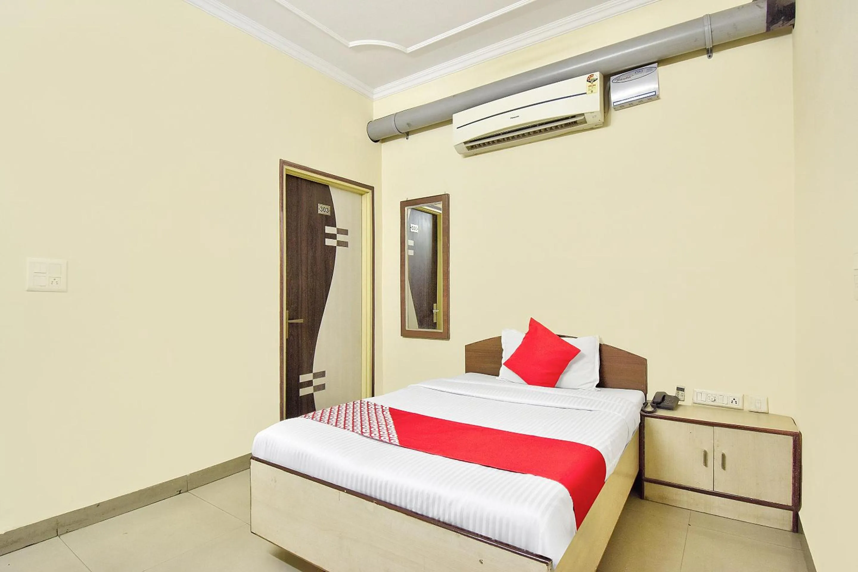 Bedroom, Bed in Hotel Bony Sunrise