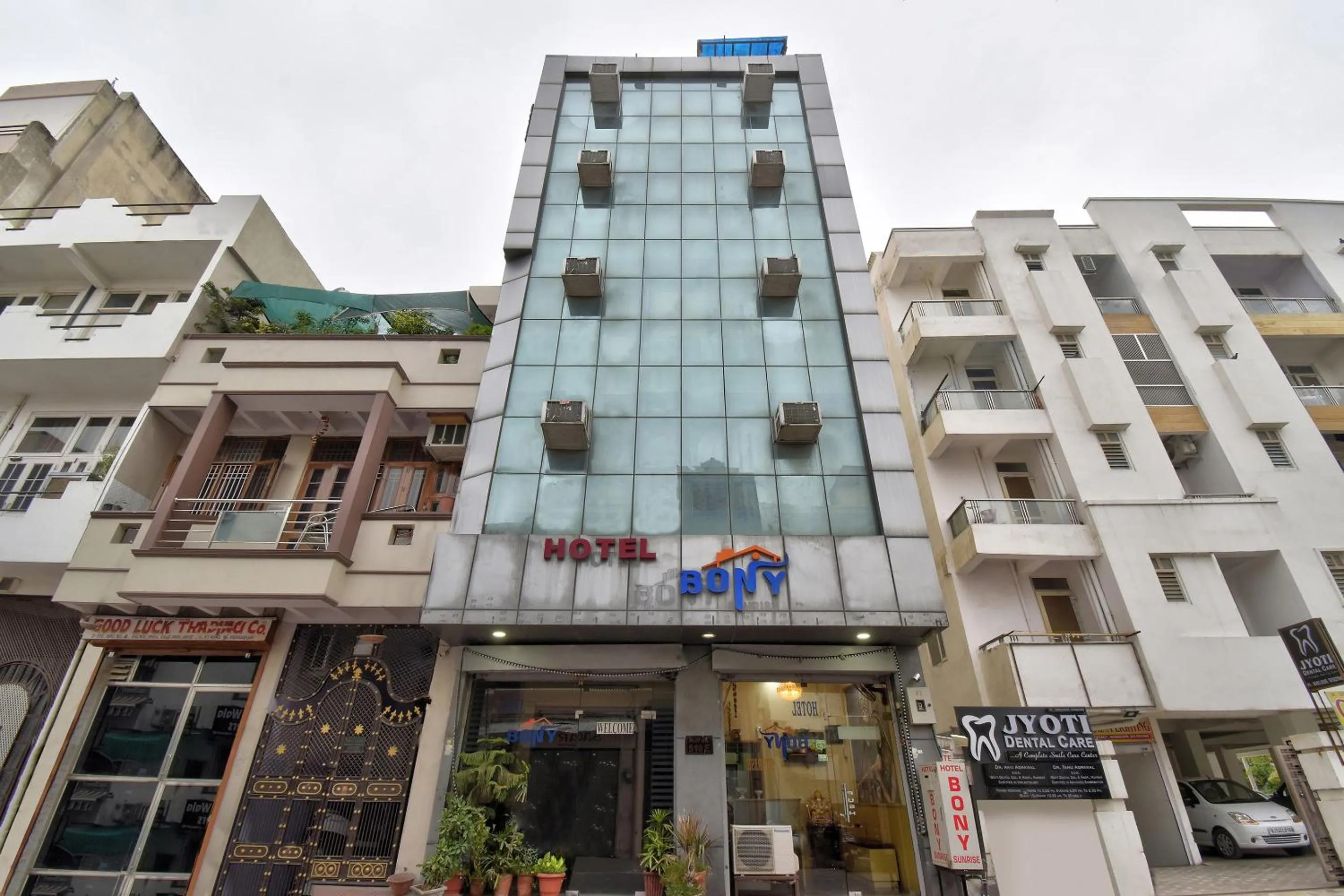 Property building in Hotel Bony Sunrise